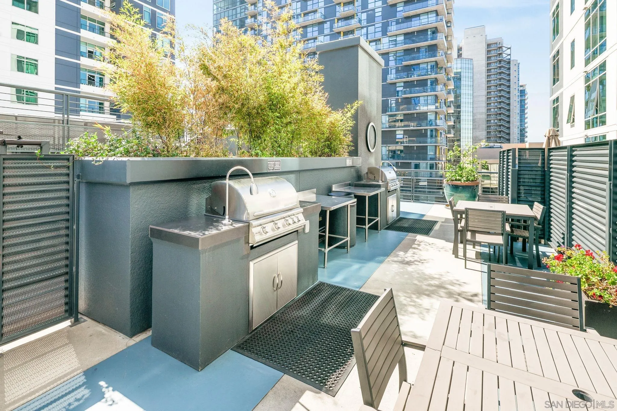 https://cdn.realtyfeed.com/cdn/127/260024041/f889ed3c9d3c38ac09b196e064fb3422.webp