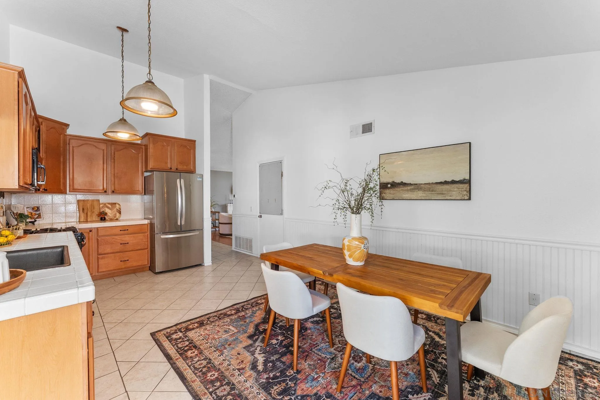 https://cdn.realtyfeed.com/cdn/127/260024044/4eca9ad67fadd181219326eca3f17907.webp