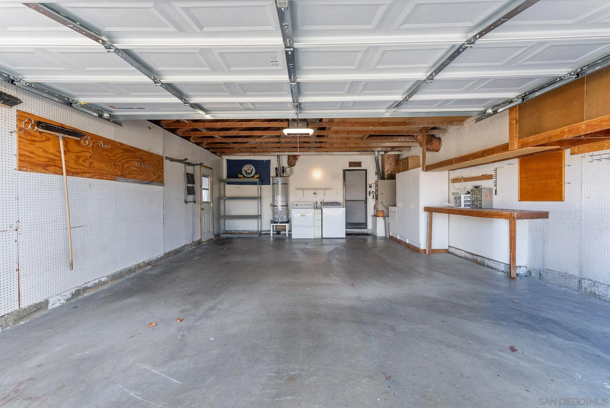 https://cdn.realtyfeed.com/cdn/127/260024044/574c9372dd8761950494e06c2c0833bb.webp