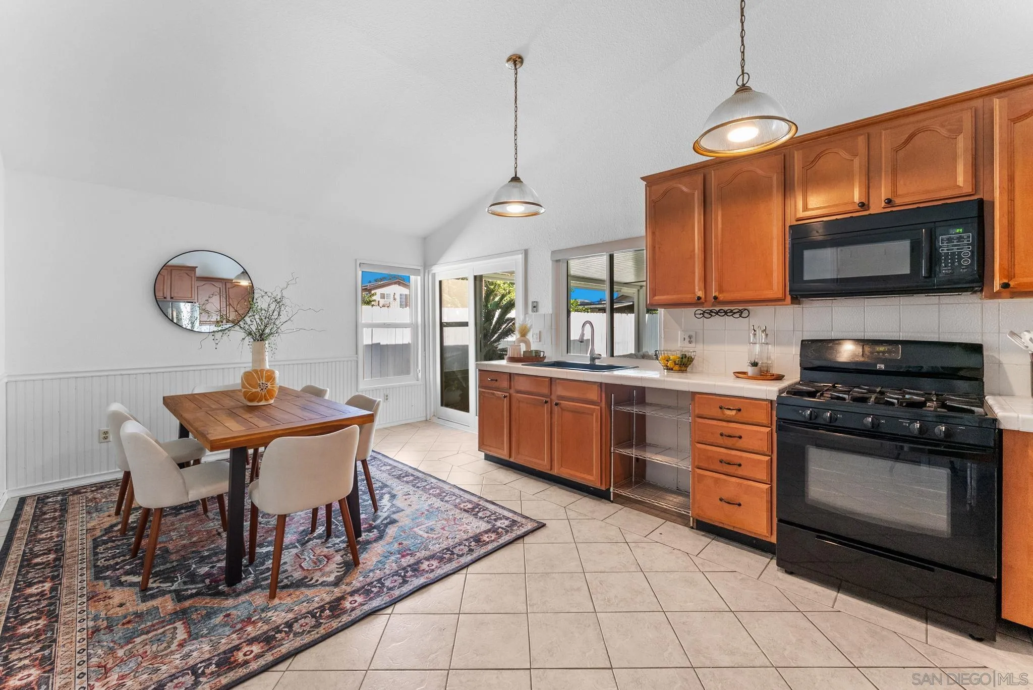 https://cdn.realtyfeed.com/cdn/127/260024044/f44ea8855814433b3ae9490af9aecd15.webp