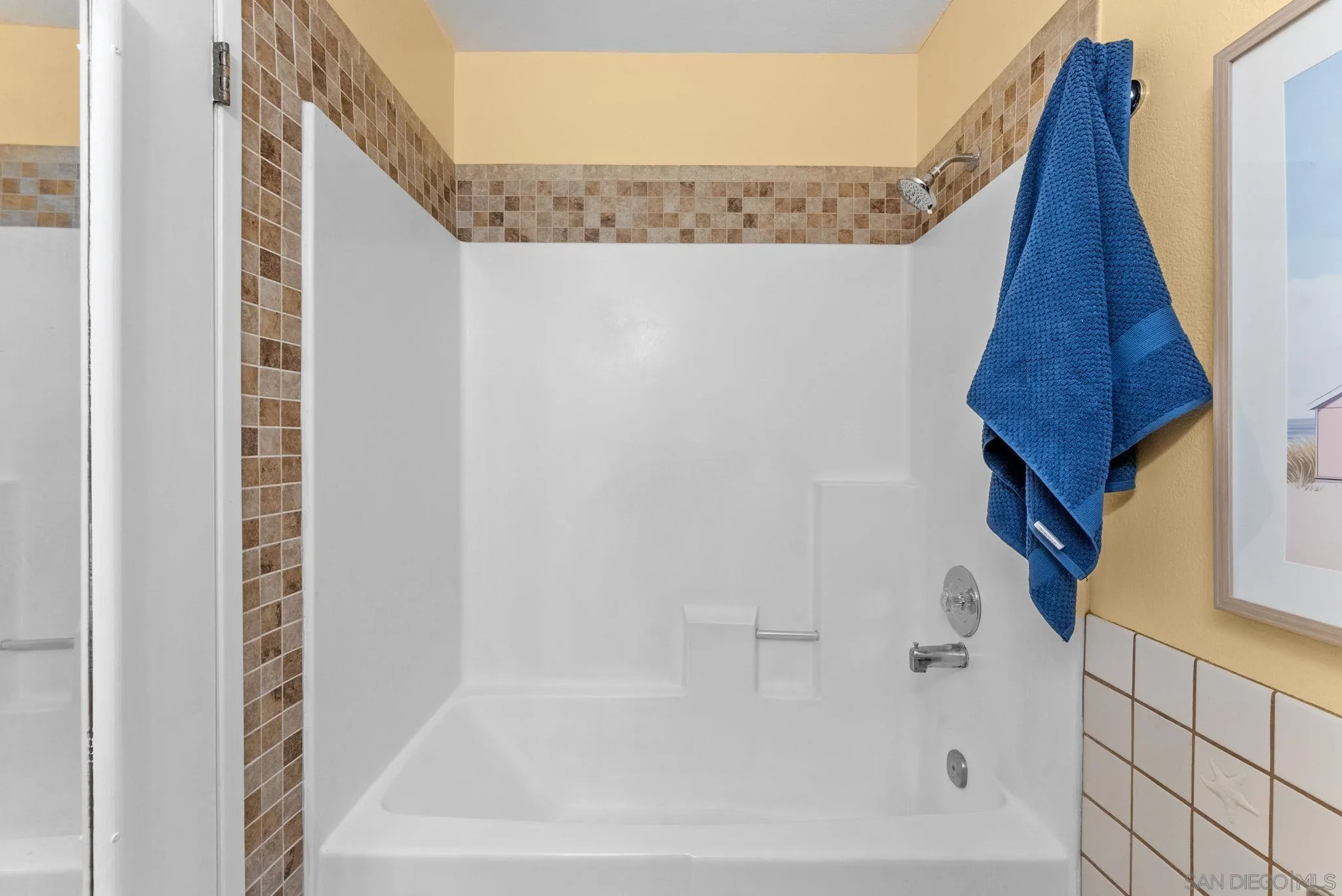 https://cdn.realtyfeed.com/cdn/127/260024044/fabfc7579d88e59675e872b9a41f54b0.webp