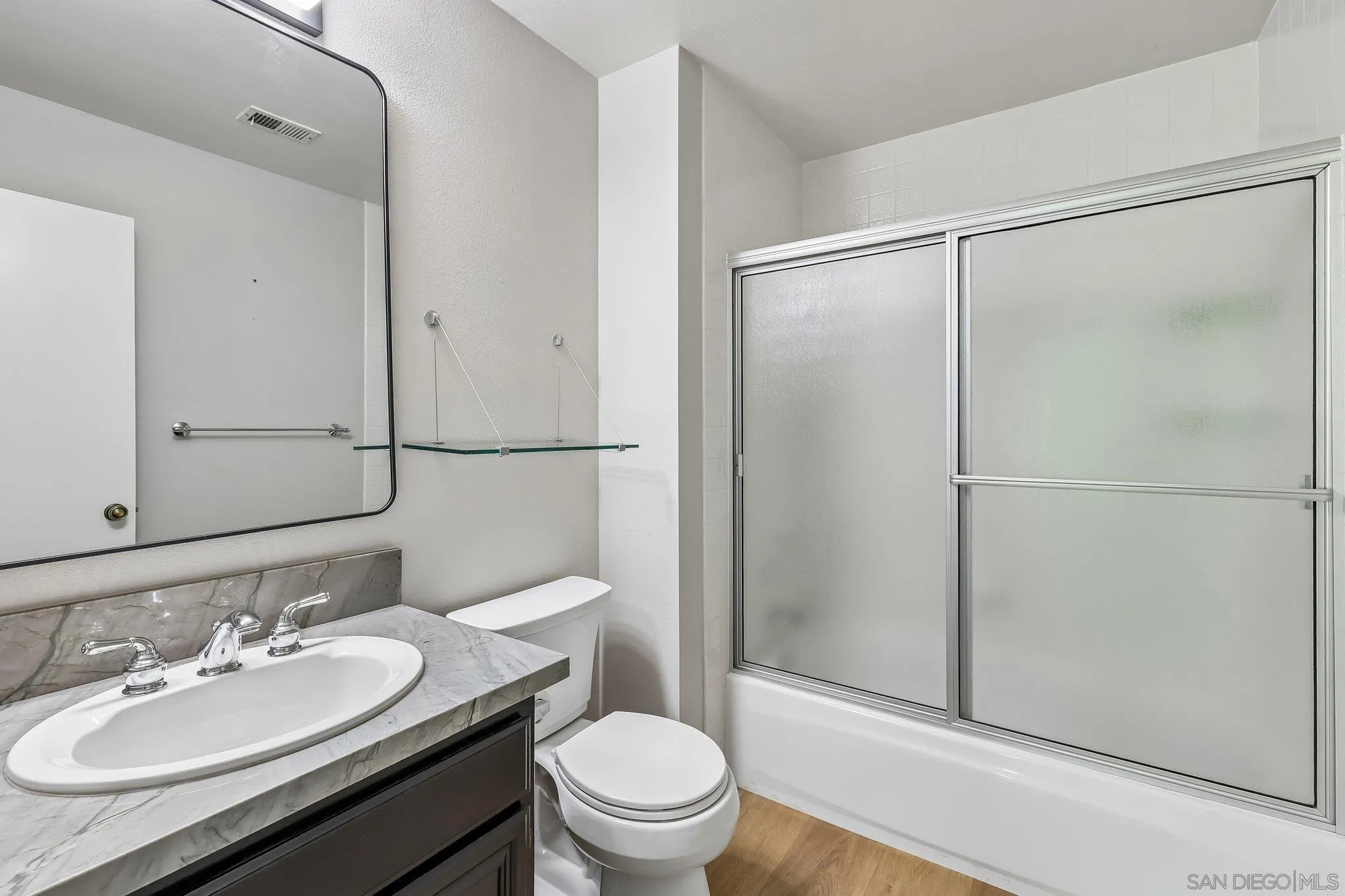 https://cdn.realtyfeed.com/cdn/127/260024045/24e027c3f3de7f40b166a79094ad27bb.webp