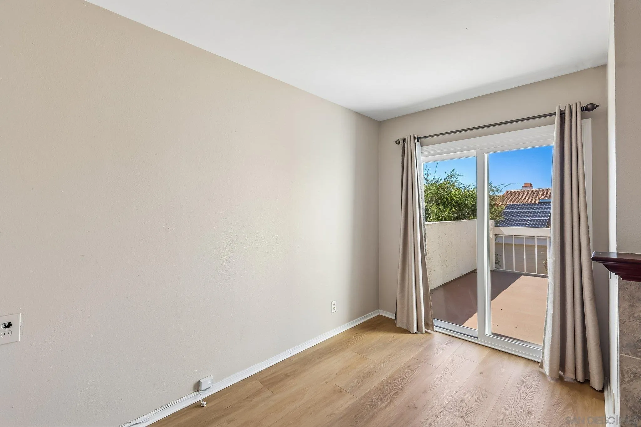 https://cdn.realtyfeed.com/cdn/127/260024045/5a08958bc3bee17b44a1a25cea5dbad8.webp
