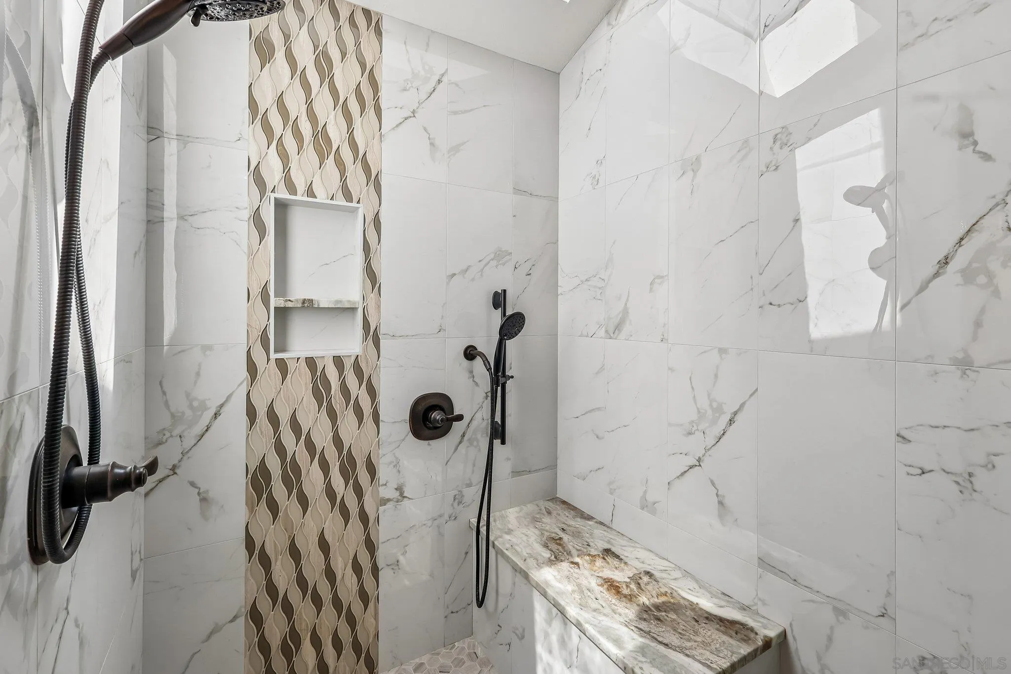 https://cdn.realtyfeed.com/cdn/127/260024045/64e69d552284a751665b33de84a8b0ed.webp
