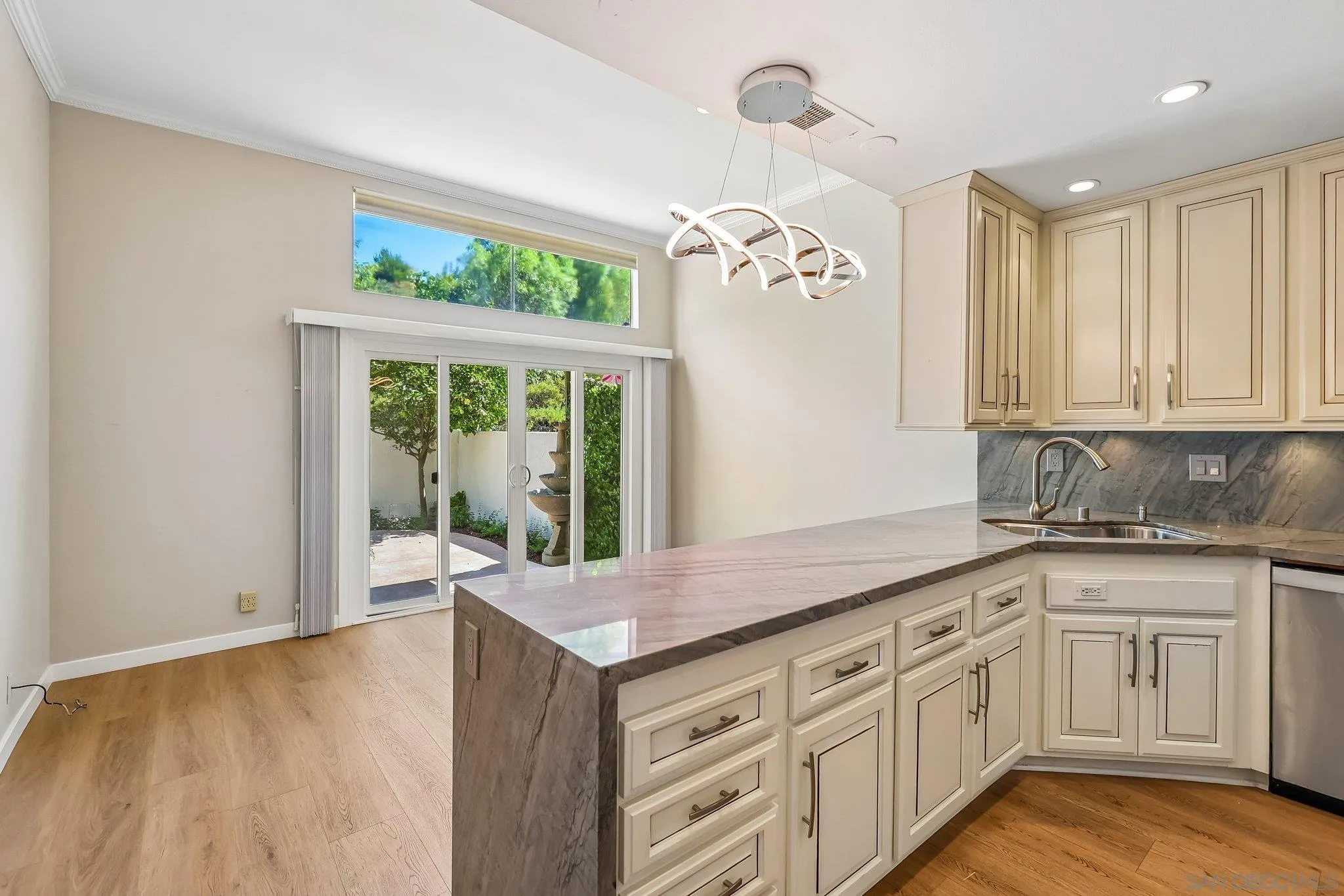 https://cdn.realtyfeed.com/cdn/127/260024045/c0fca7ed640b76c851df188f13c5e04f.webp