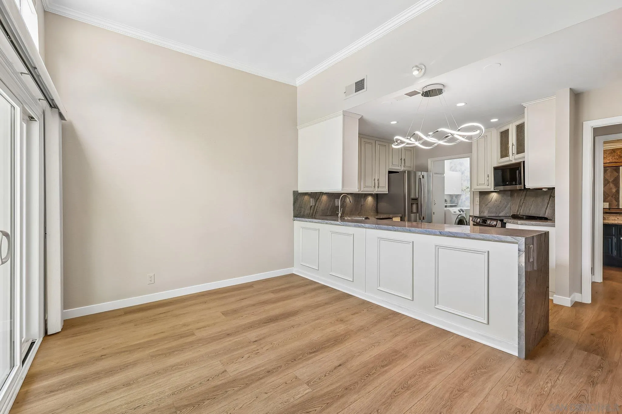 https://cdn.realtyfeed.com/cdn/127/260024045/e5c3d51b73d38b8c53eac8b351e105f0.webp