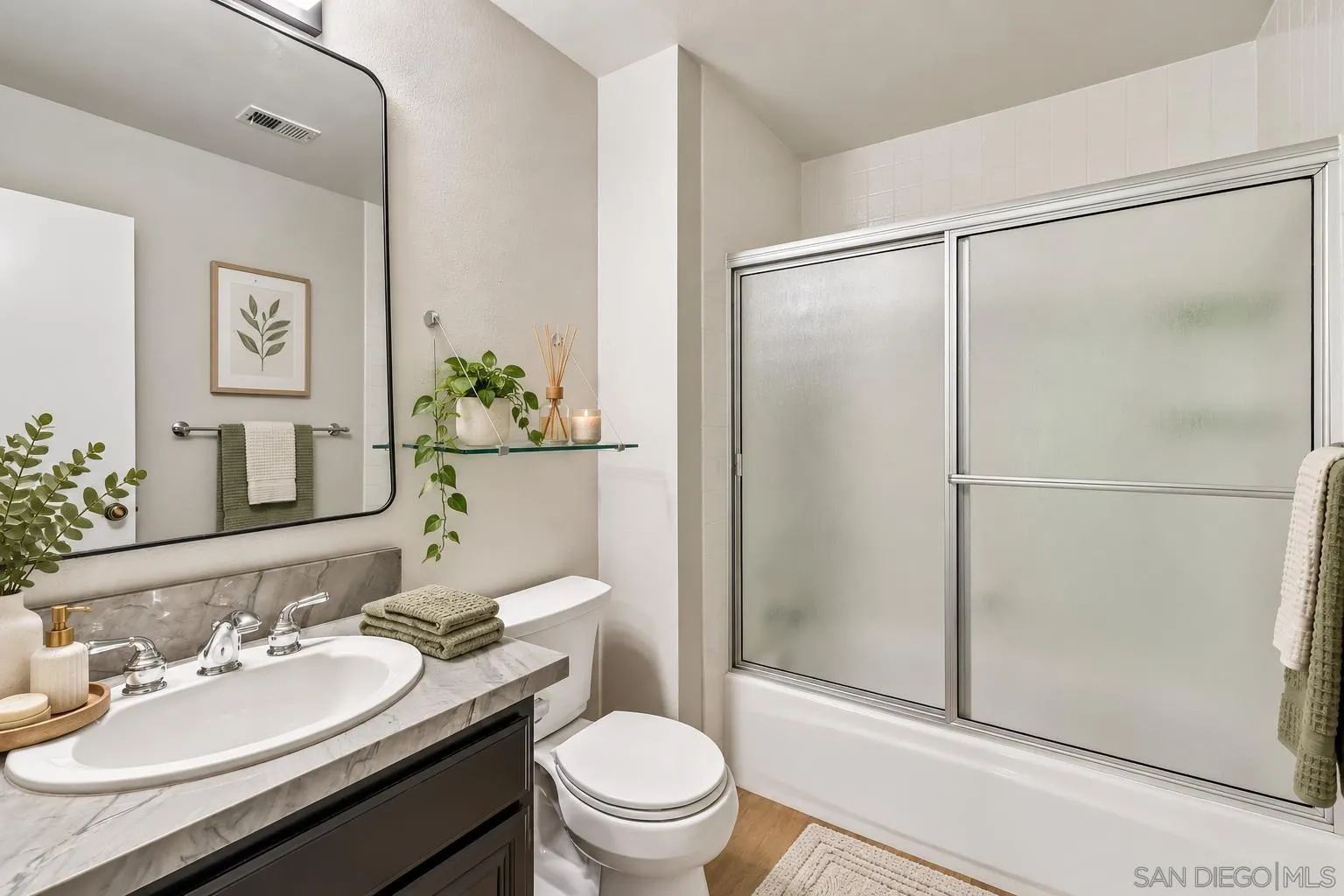 https://cdn.realtyfeed.com/cdn/127/260024045/e6fecd2dd15b7a3d251375b534613016.webp