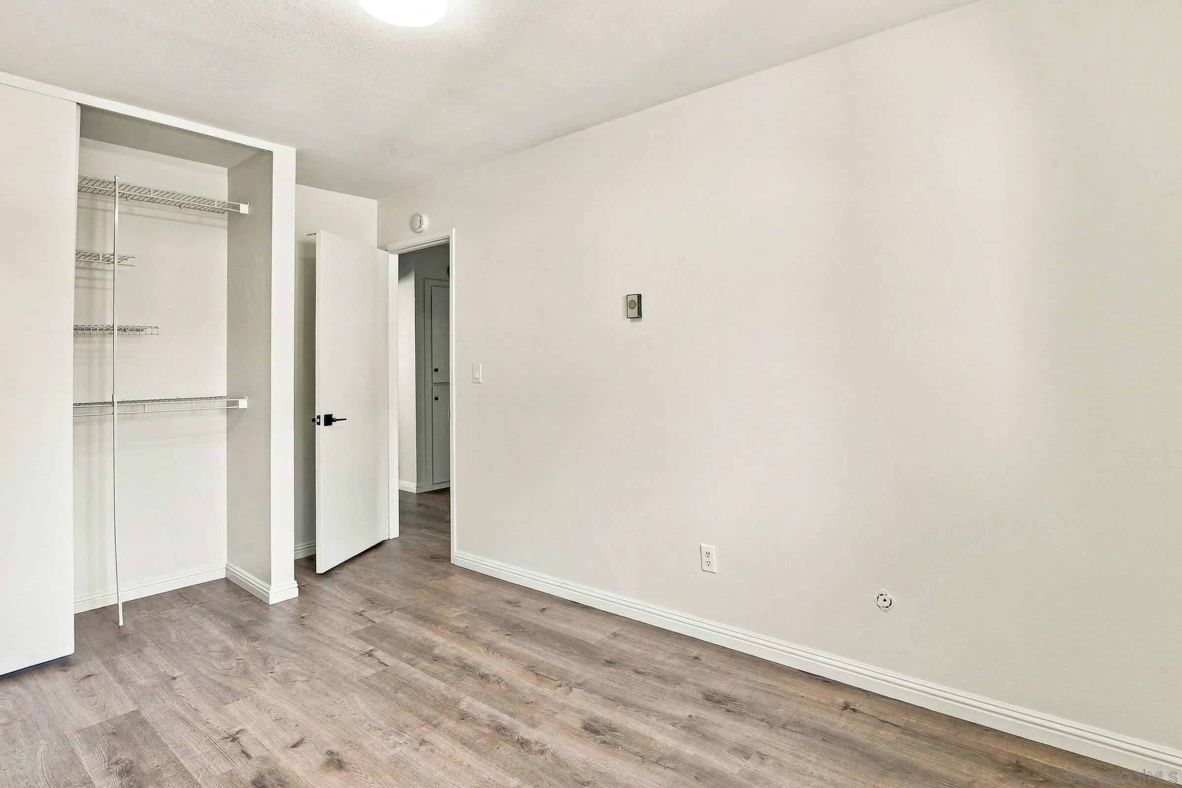 https://cdn.realtyfeed.com/cdn/127/260024047/2d6bb30de49eb1ea3021f0e3051e43b9.webp