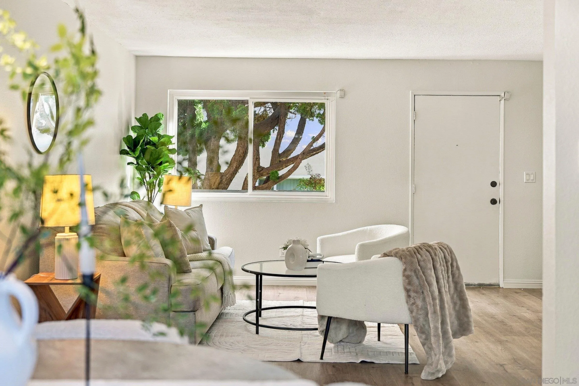 https://cdn.realtyfeed.com/cdn/127/260024047/37b5efafc3b9d61e47d97e9e8ed3bb5c.webp
