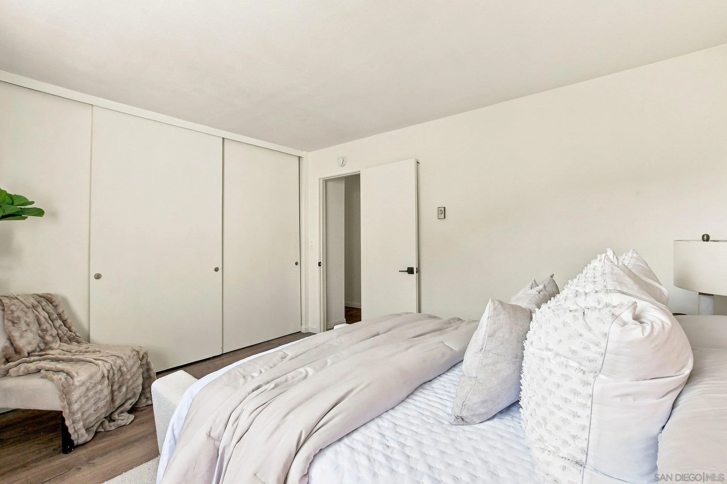 https://cdn.realtyfeed.com/cdn/127/260024047/6aad0fb1beda6c78b3c1b270cdf3871a.webp