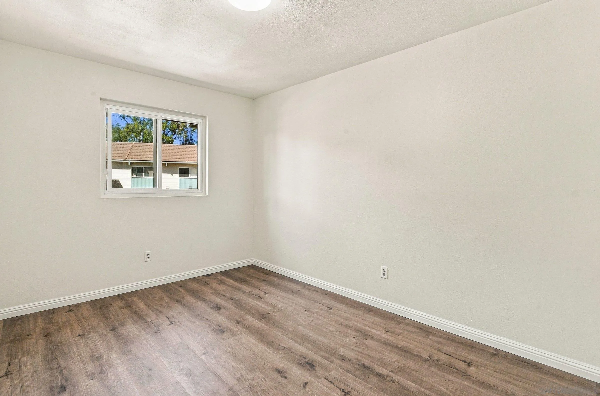 https://cdn.realtyfeed.com/cdn/127/260024047/9325bed9e8d9cd22eb32ec57e55124d5.webp