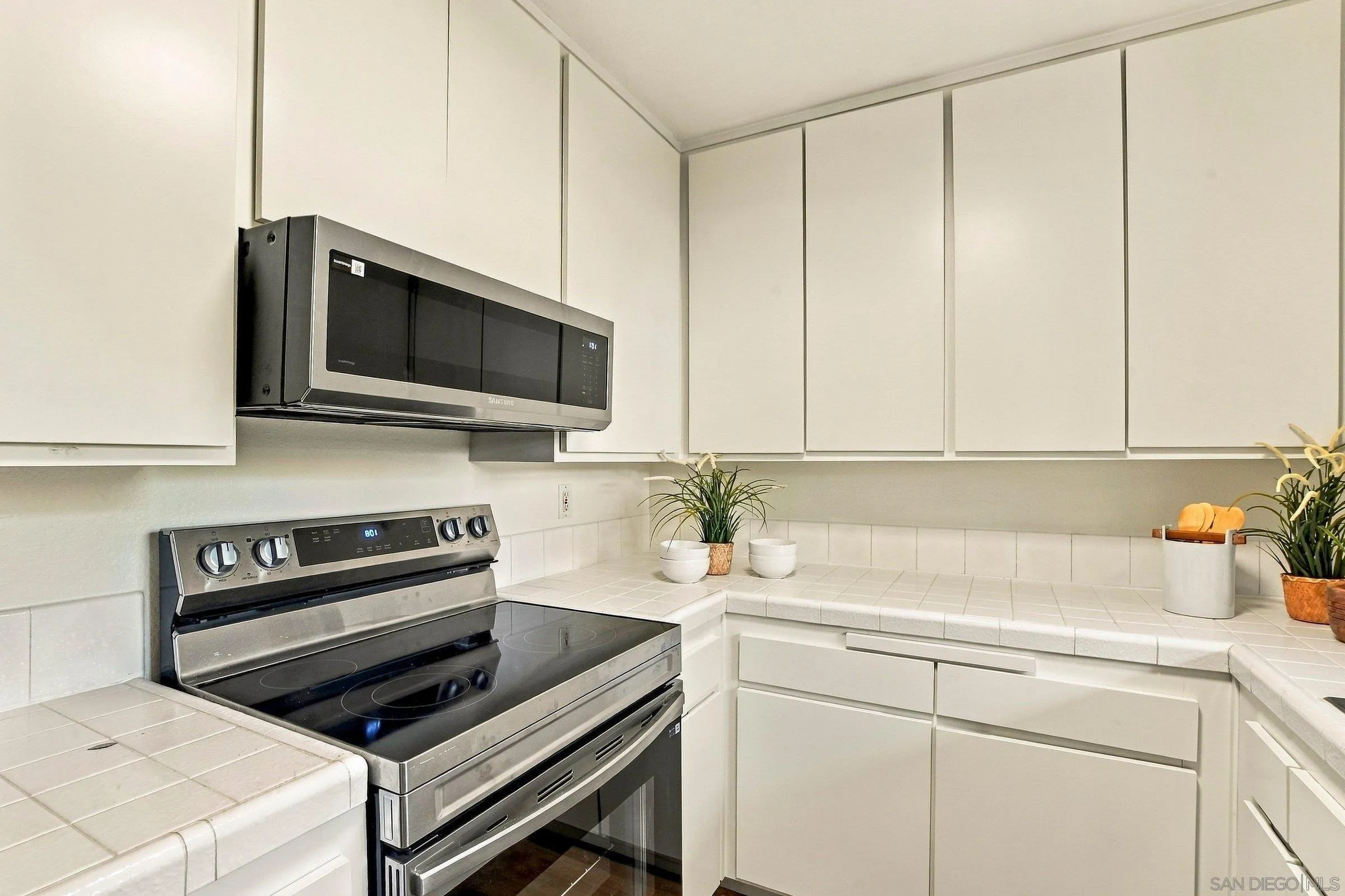 https://cdn.realtyfeed.com/cdn/127/260024047/98e4d4b7a4803e947fc601ab95d7cdd8.webp