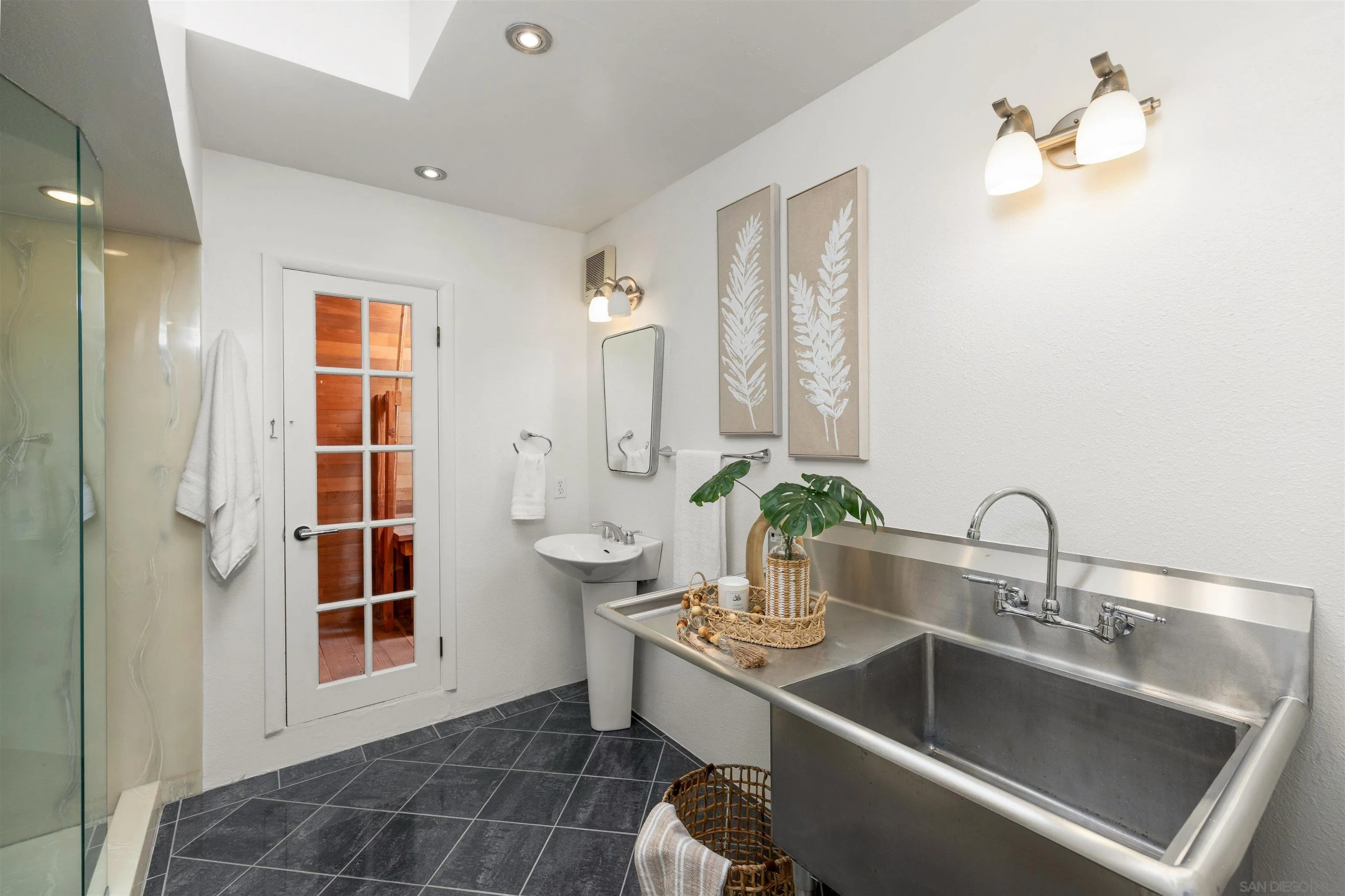 https://cdn.realtyfeed.com/cdn/127/260024050/239d6470f49ba5809ee497680b0f8e36.webp