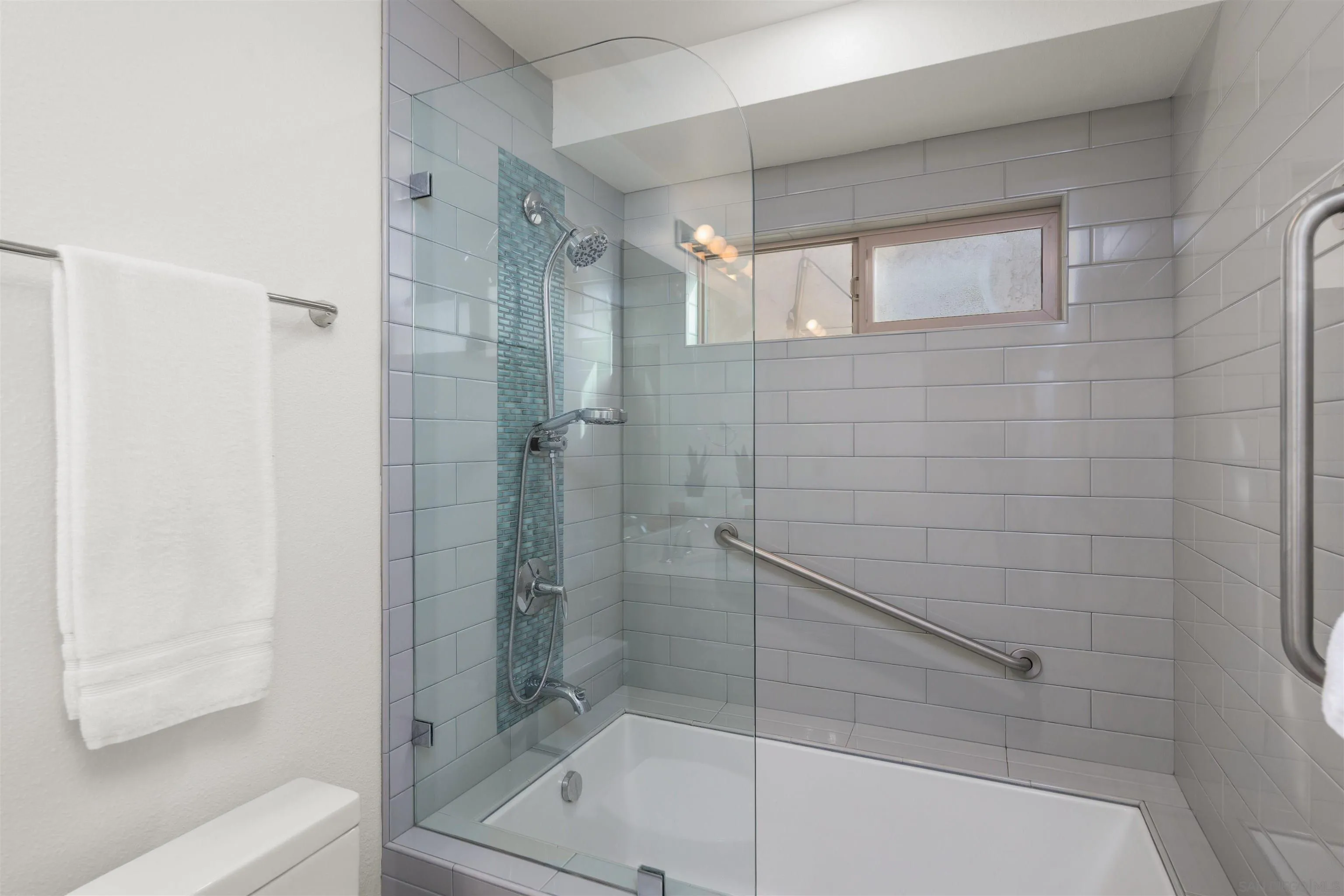 https://cdn.realtyfeed.com/cdn/127/260024050/30361c203b0ce704214740d4a51c9a98.webp