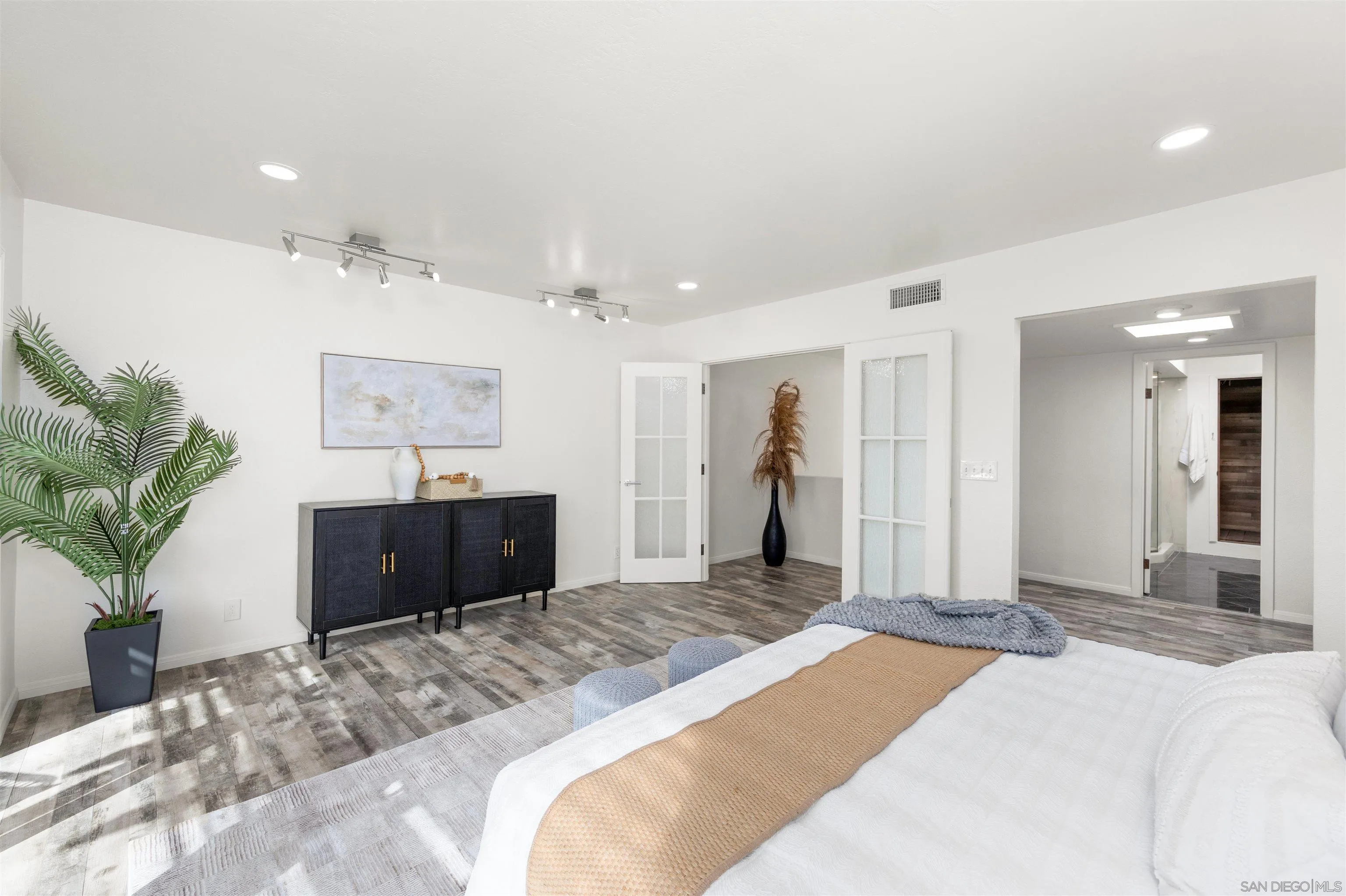 https://cdn.realtyfeed.com/cdn/127/260024050/4af36ab348847a7dc98259c2660956d4.webp