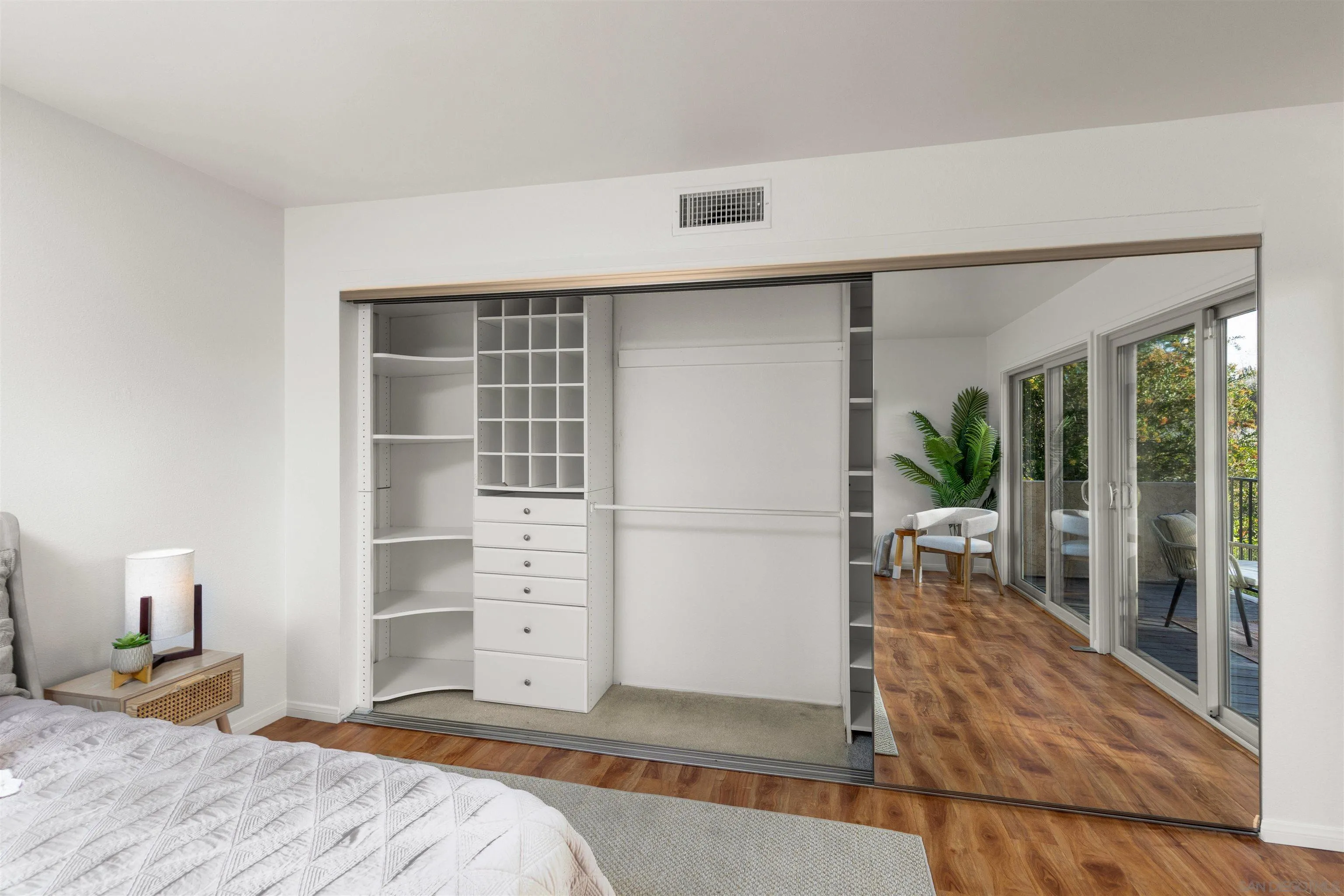 https://cdn.realtyfeed.com/cdn/127/260024050/9bad80e1661bf4d24df9551f32ddbbcc.webp