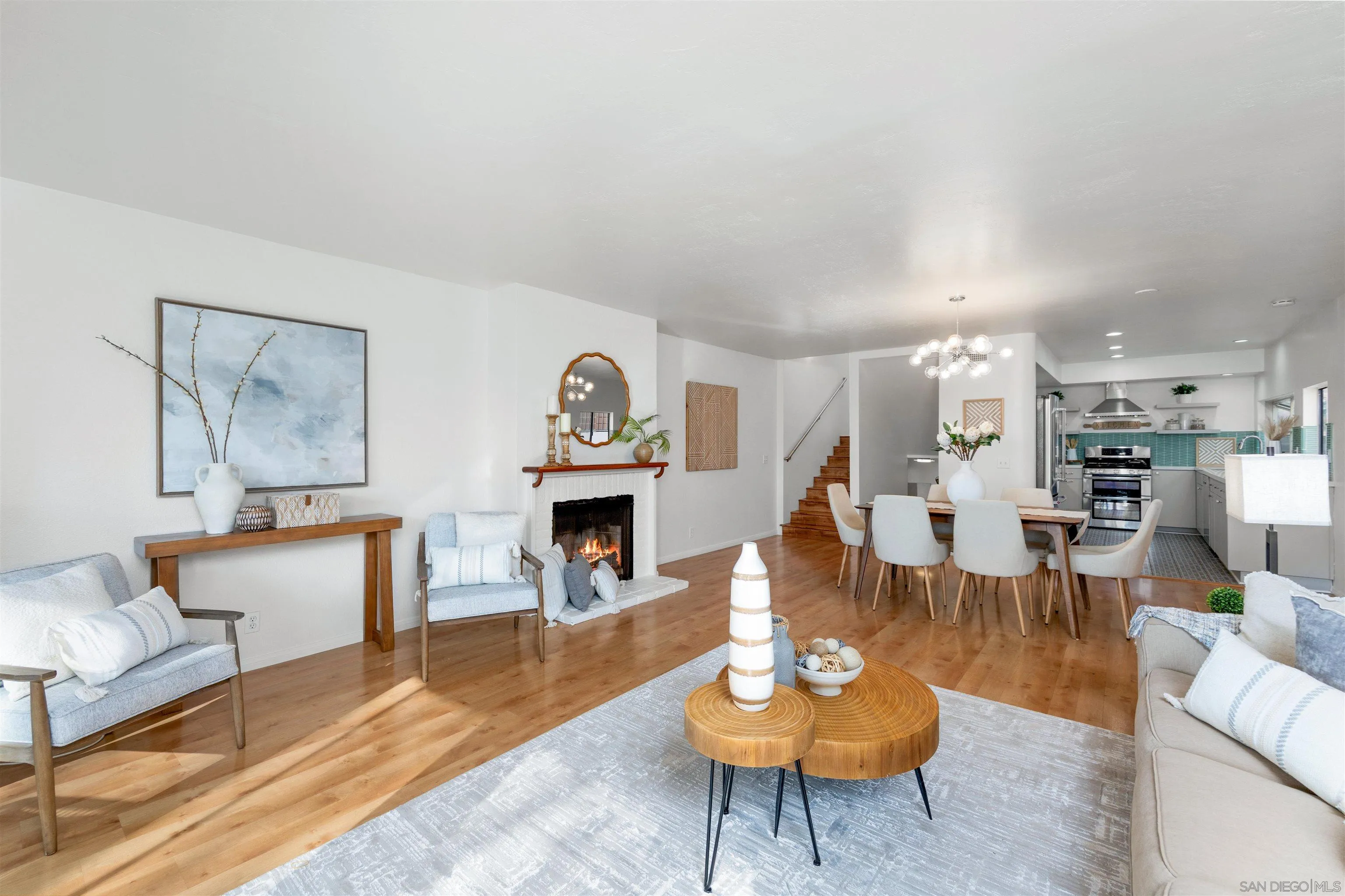 https://cdn.realtyfeed.com/cdn/127/260024050/c765cbede925992d8a730902e914bdf2.webp
