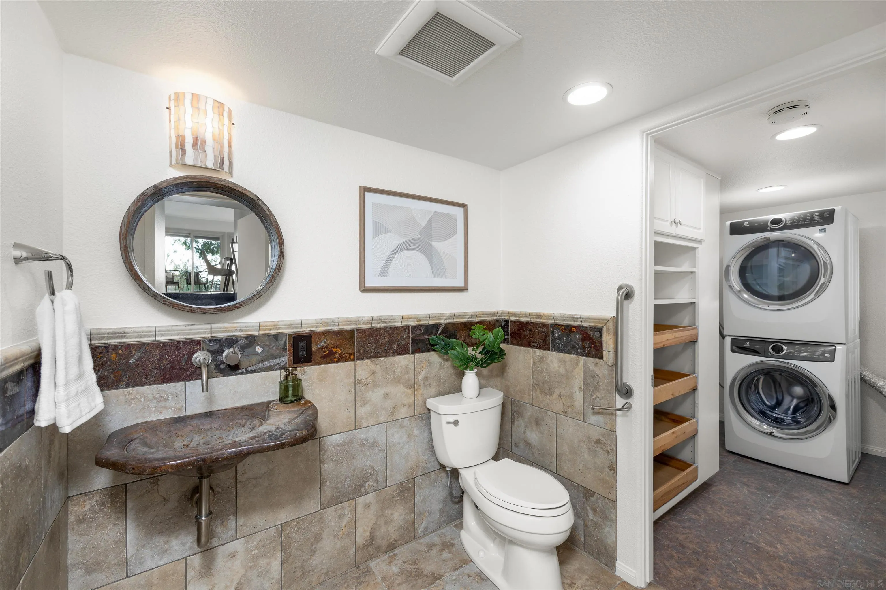 https://cdn.realtyfeed.com/cdn/127/260024050/debb741a952edb44f1fd2c47f77269c7.webp