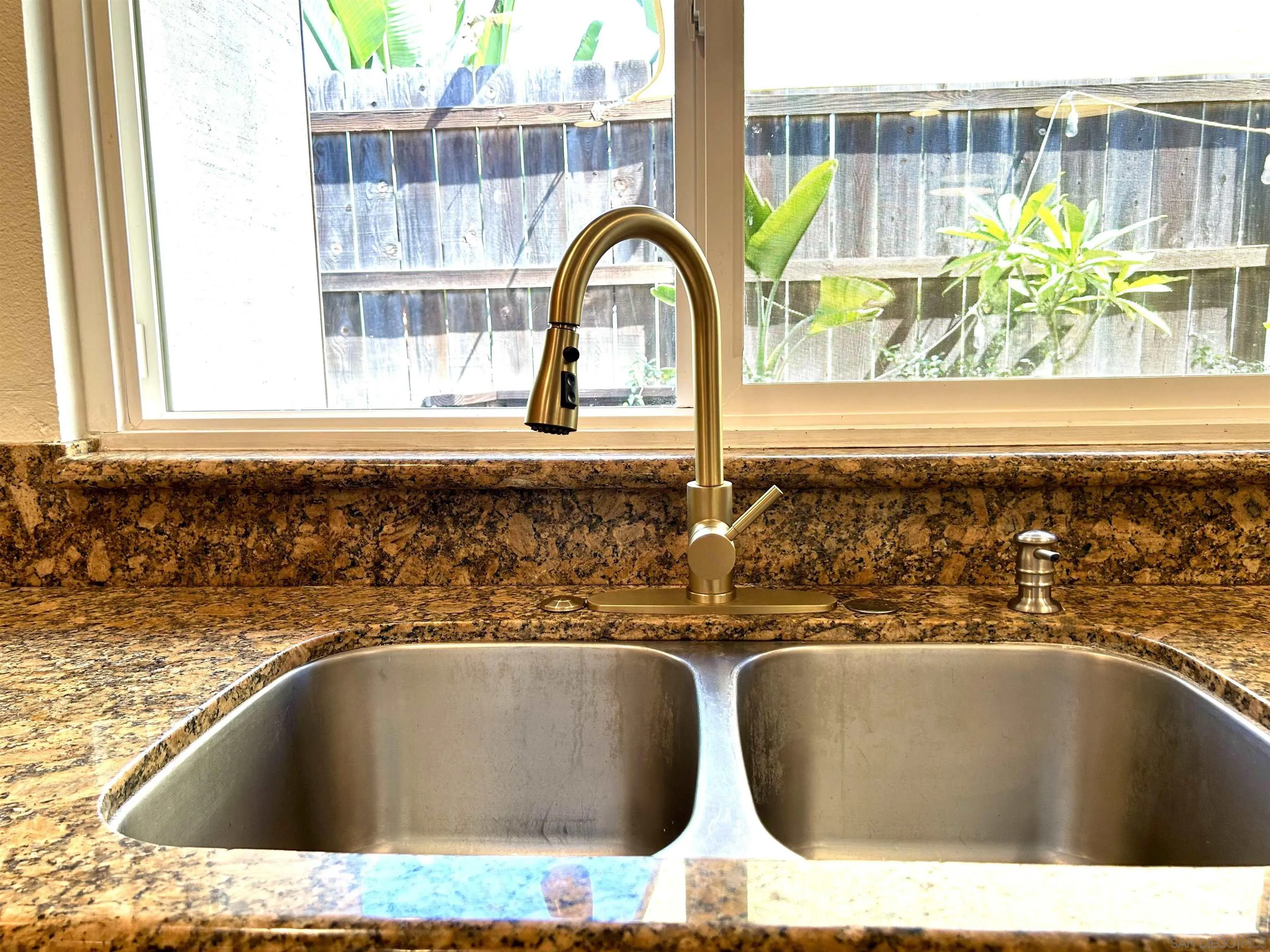 https://cdn.realtyfeed.com/cdn/127/260024053/3ddf0a2f98897d32bf4824206cc17e12.webp