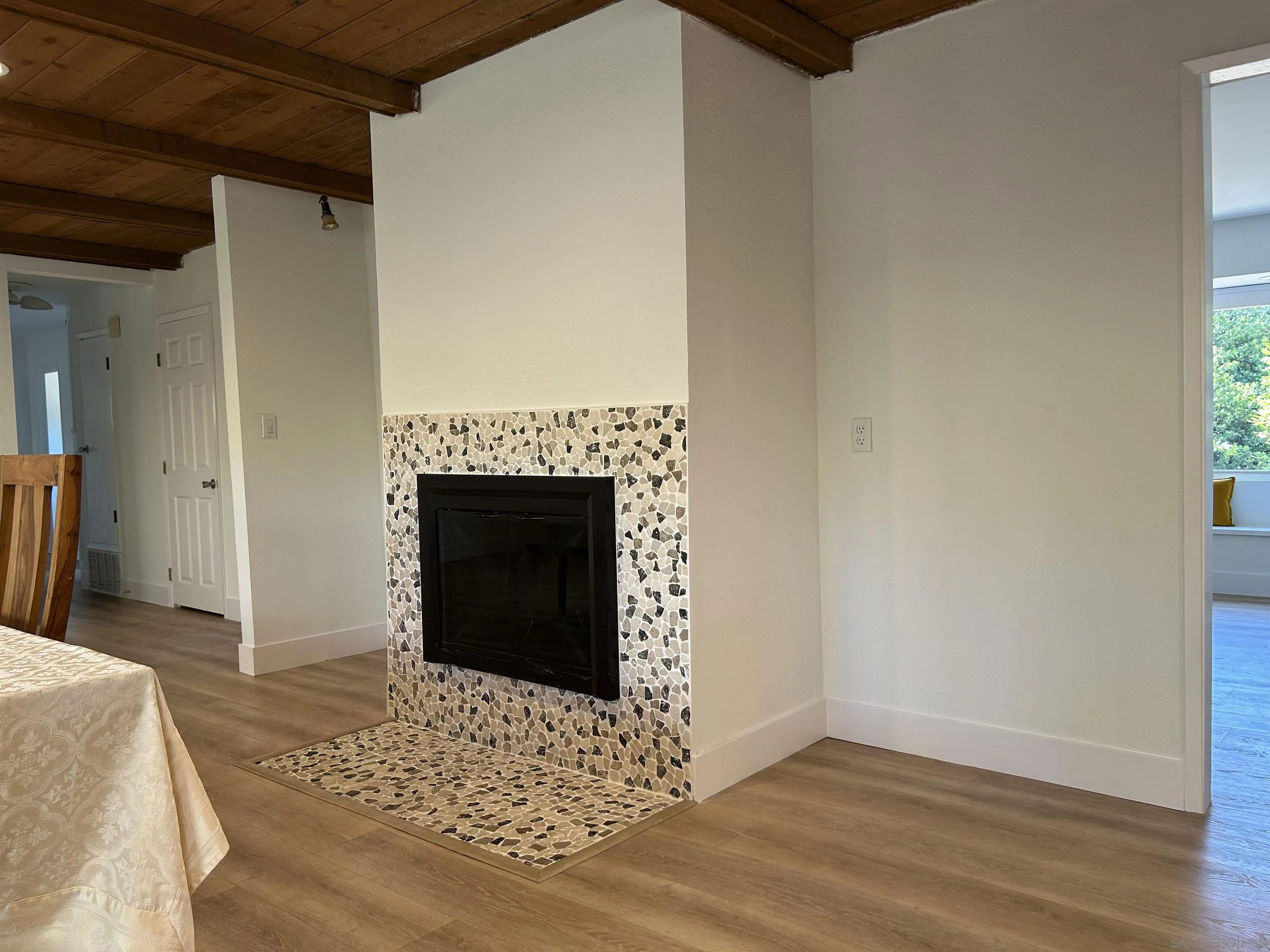 https://cdn.realtyfeed.com/cdn/127/260024053/d102c97b1695697b36180aaf900d0155.webp