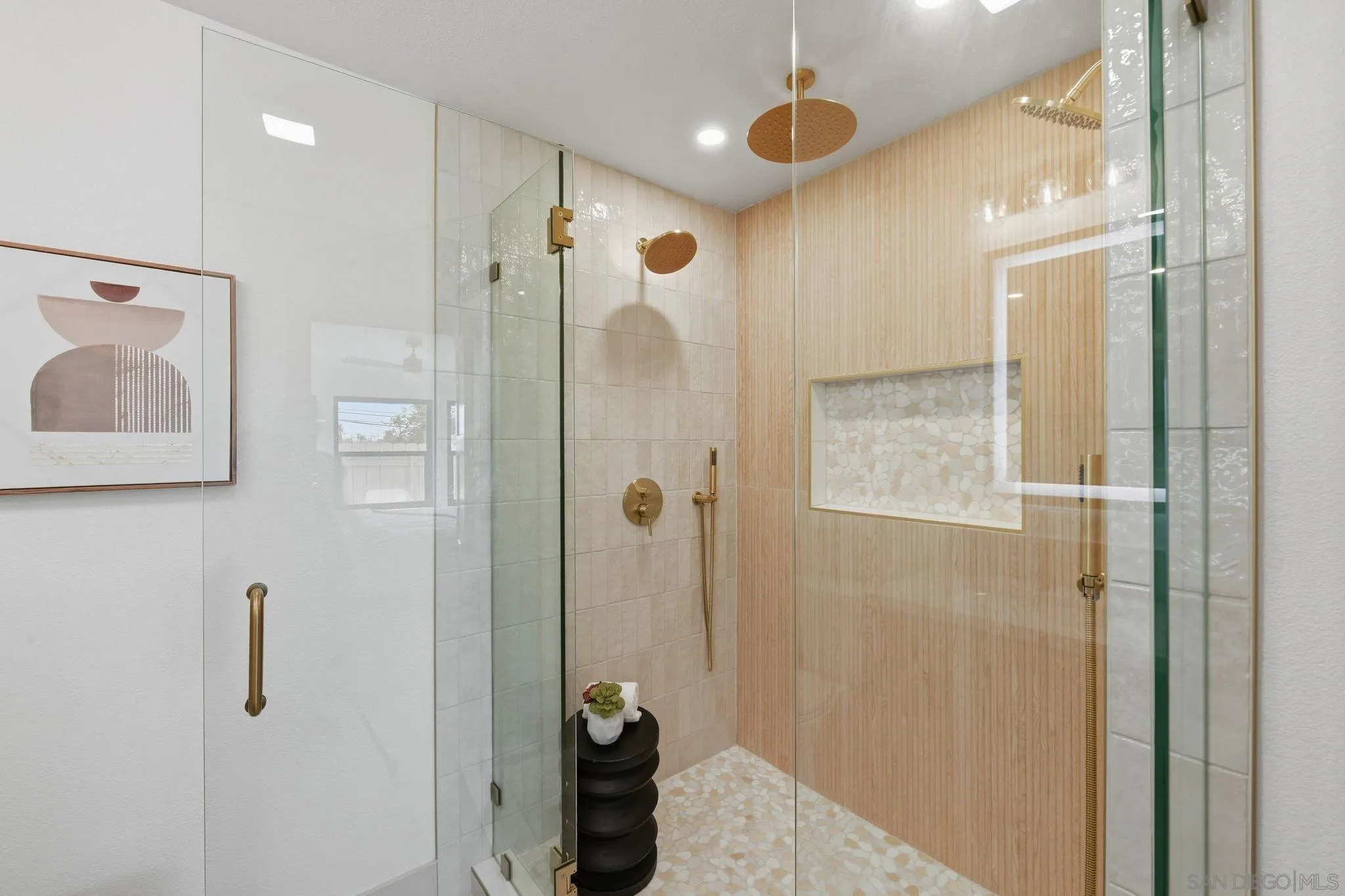 https://cdn.realtyfeed.com/cdn/127/260024054/6b27c6cb347c30451dbdd2b8ab697587.webp