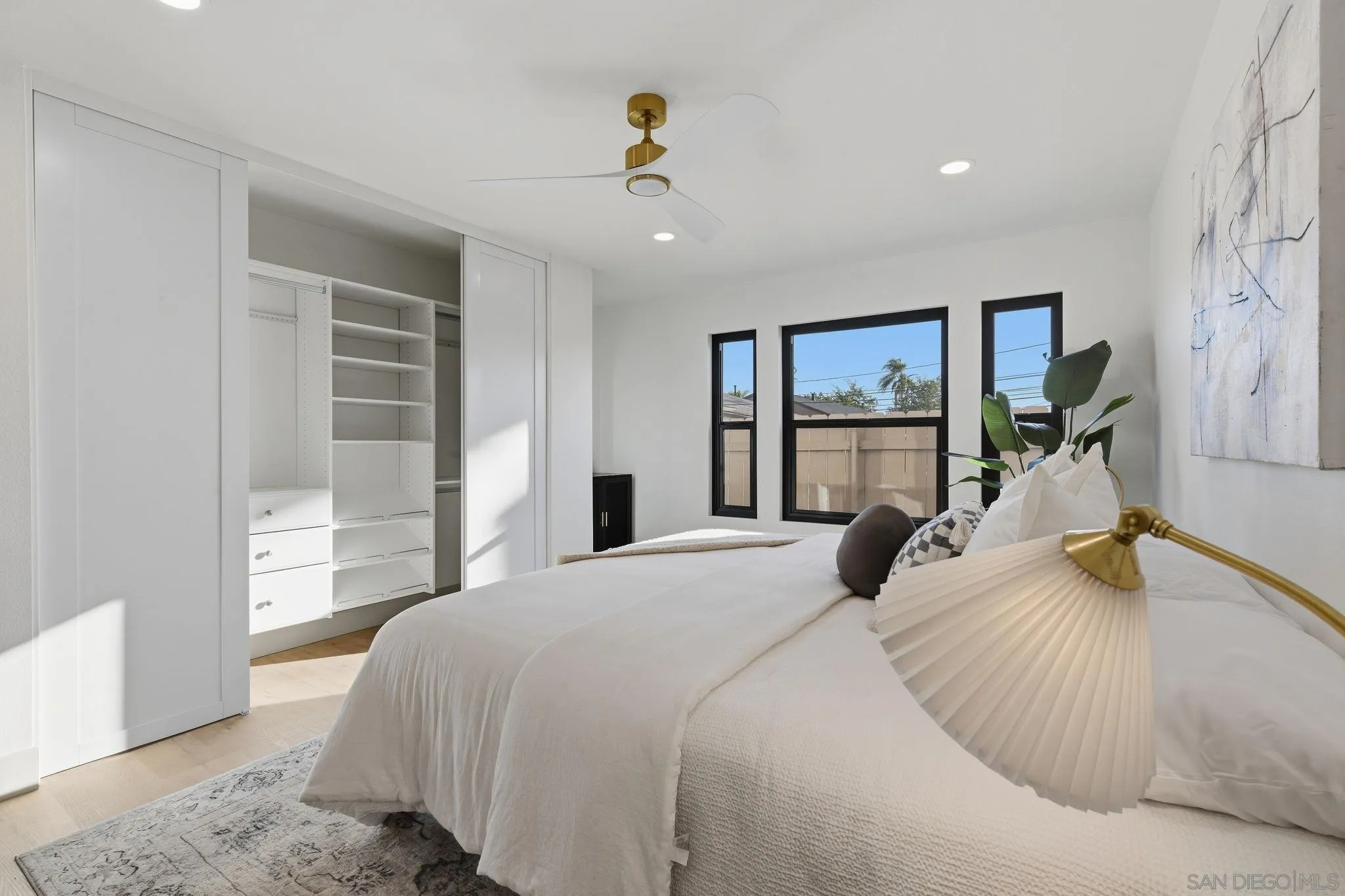https://cdn.realtyfeed.com/cdn/127/260024054/89ab24342ca0f6799ed273844e857b46.webp
