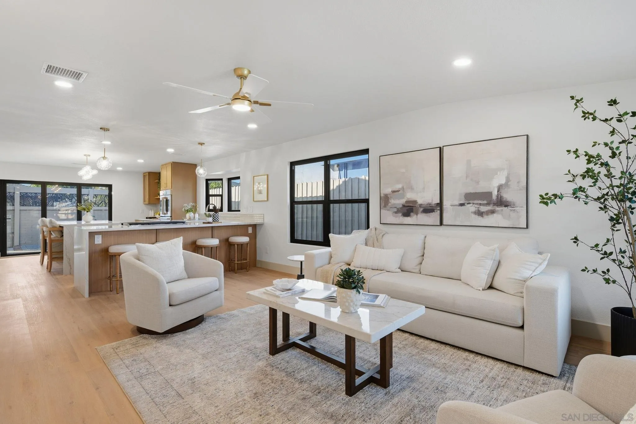 https://cdn.realtyfeed.com/cdn/127/260024054/b44d685d3702a70c51b4f714e5640031.webp