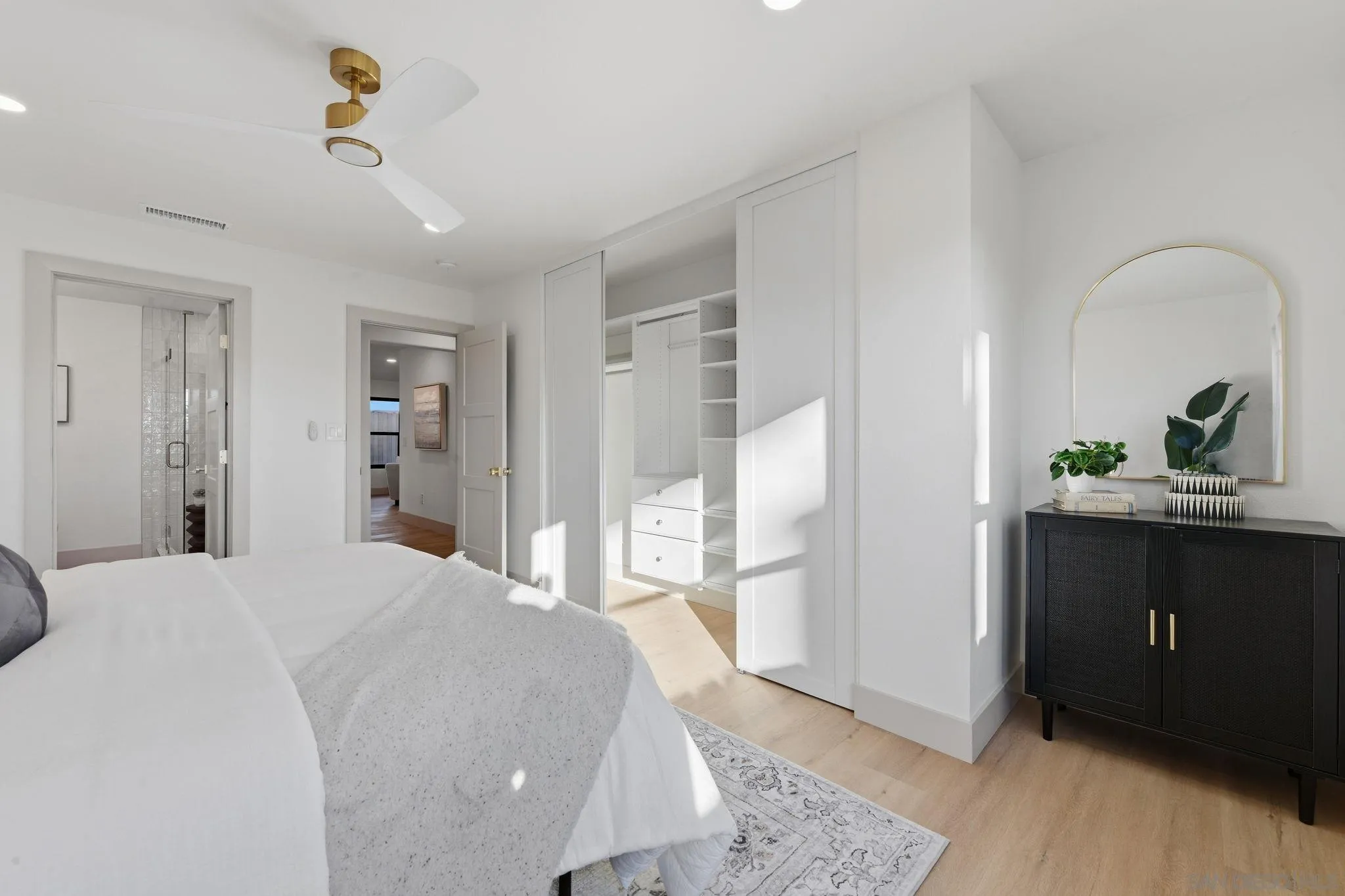 https://cdn.realtyfeed.com/cdn/127/260024054/ea21e5161af43d6886d3238b1ff102e3.webp