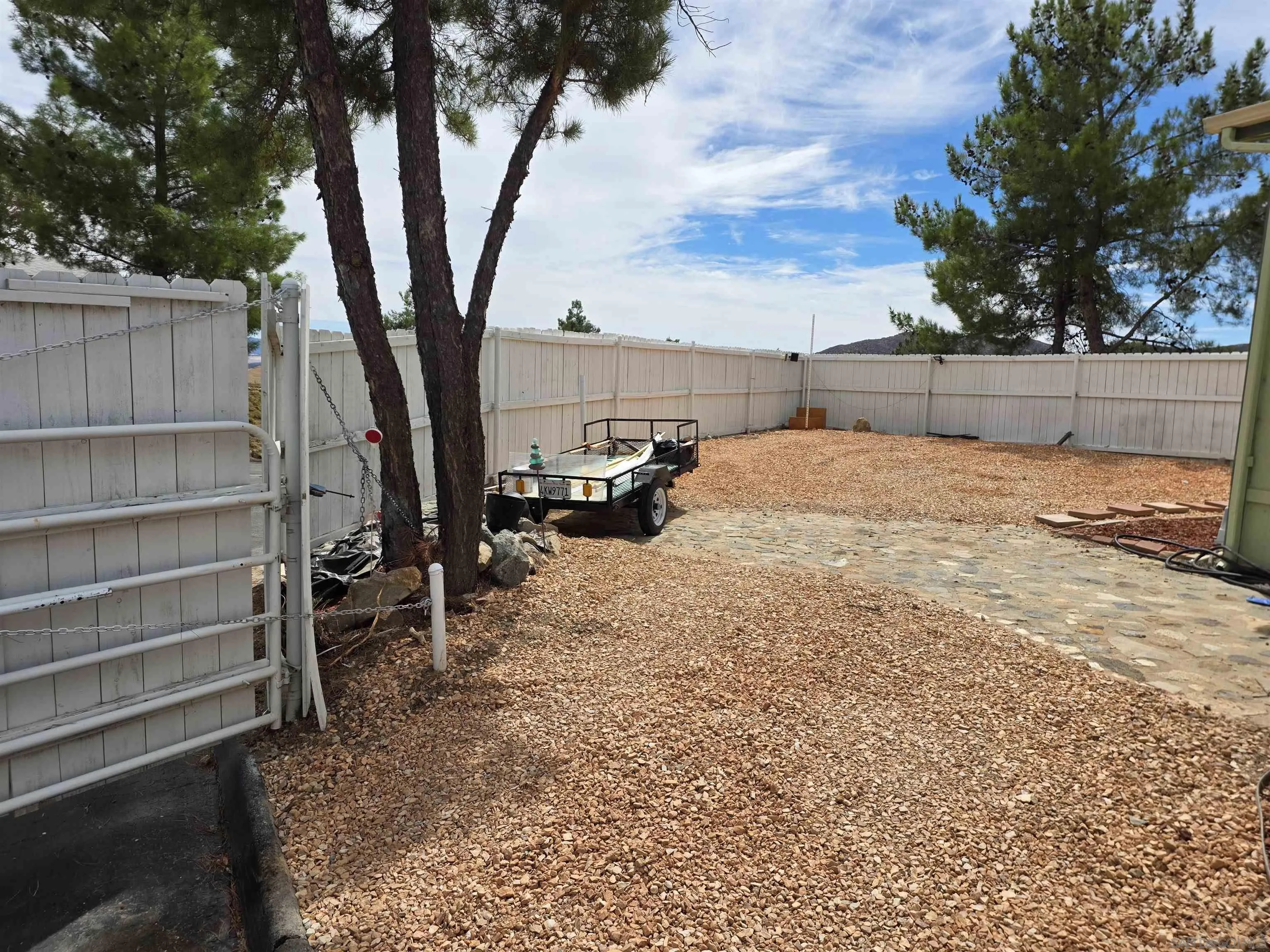https://cdn.realtyfeed.com/cdn/127/260024056/4e64cccab22c8cec1e4741754a637fef.webp