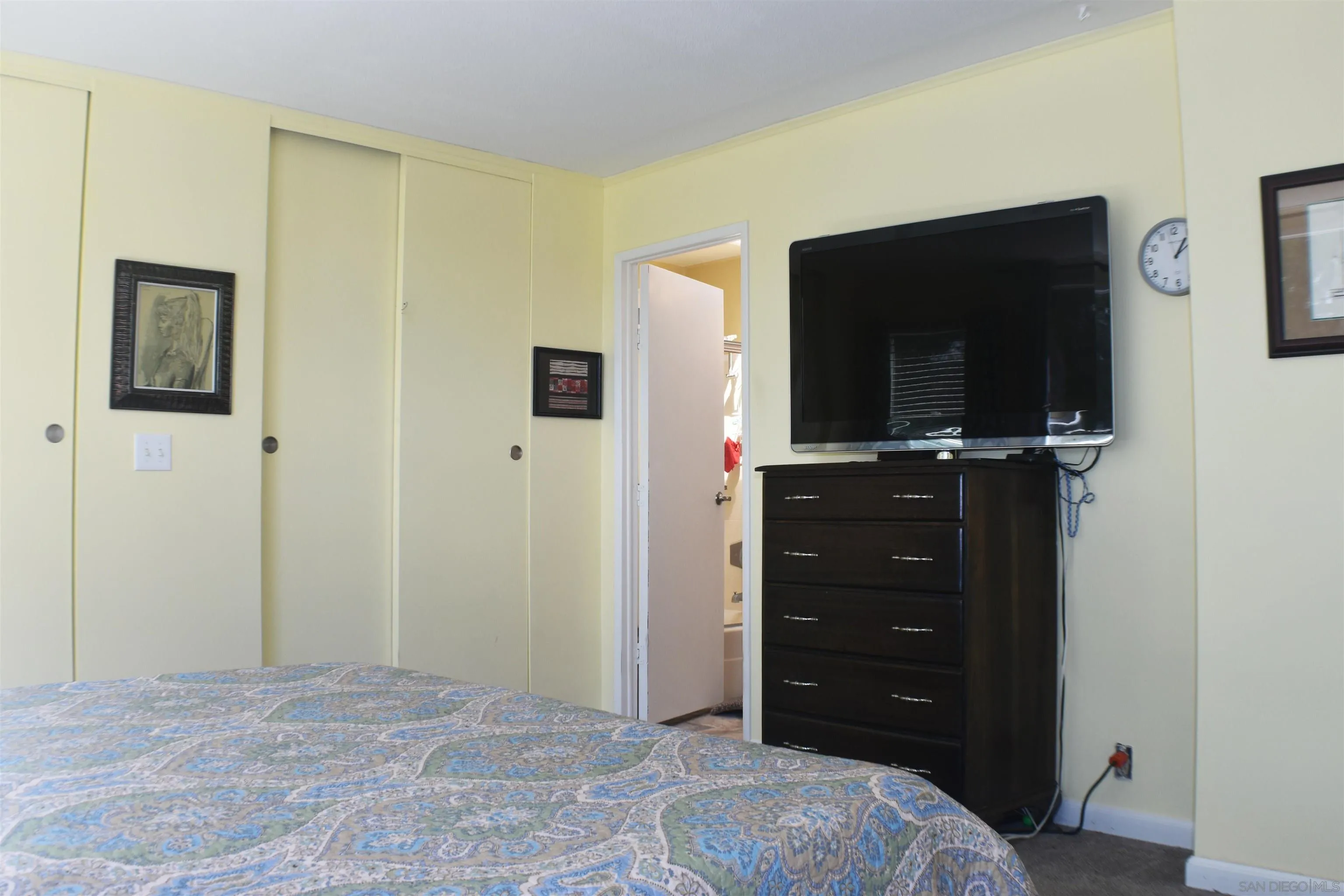 https://cdn.realtyfeed.com/cdn/127/260024056/f4ea65b0f4da9a65cd3a79a0cbbf0d9a.webp