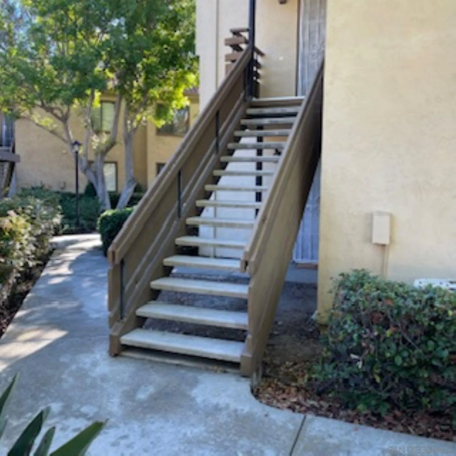 https://cdn.realtyfeed.com/cdn/127/260024057/f78cd04efc6c31e4038867340e0f3dd2.webp