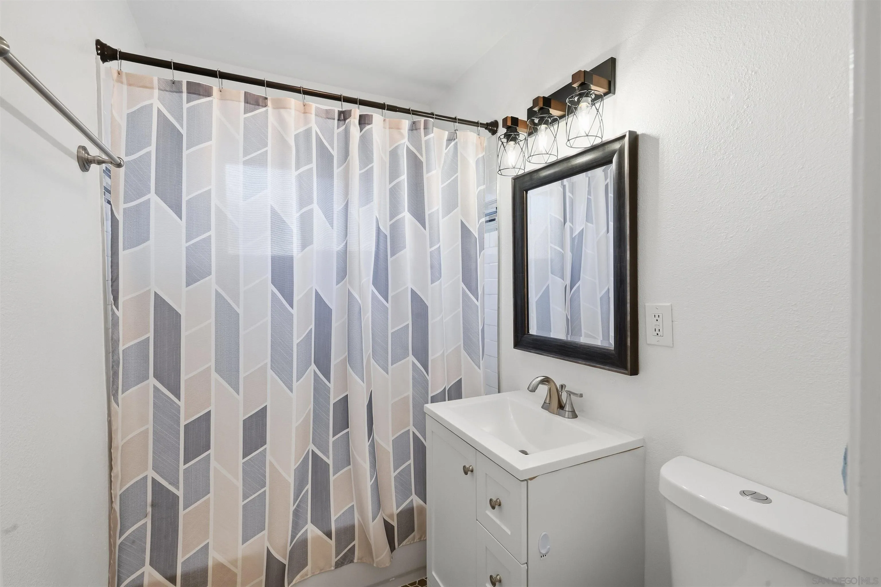https://cdn.realtyfeed.com/cdn/127/260024058/6f24bb7cf7bc027179c173e8840a5a11.webp