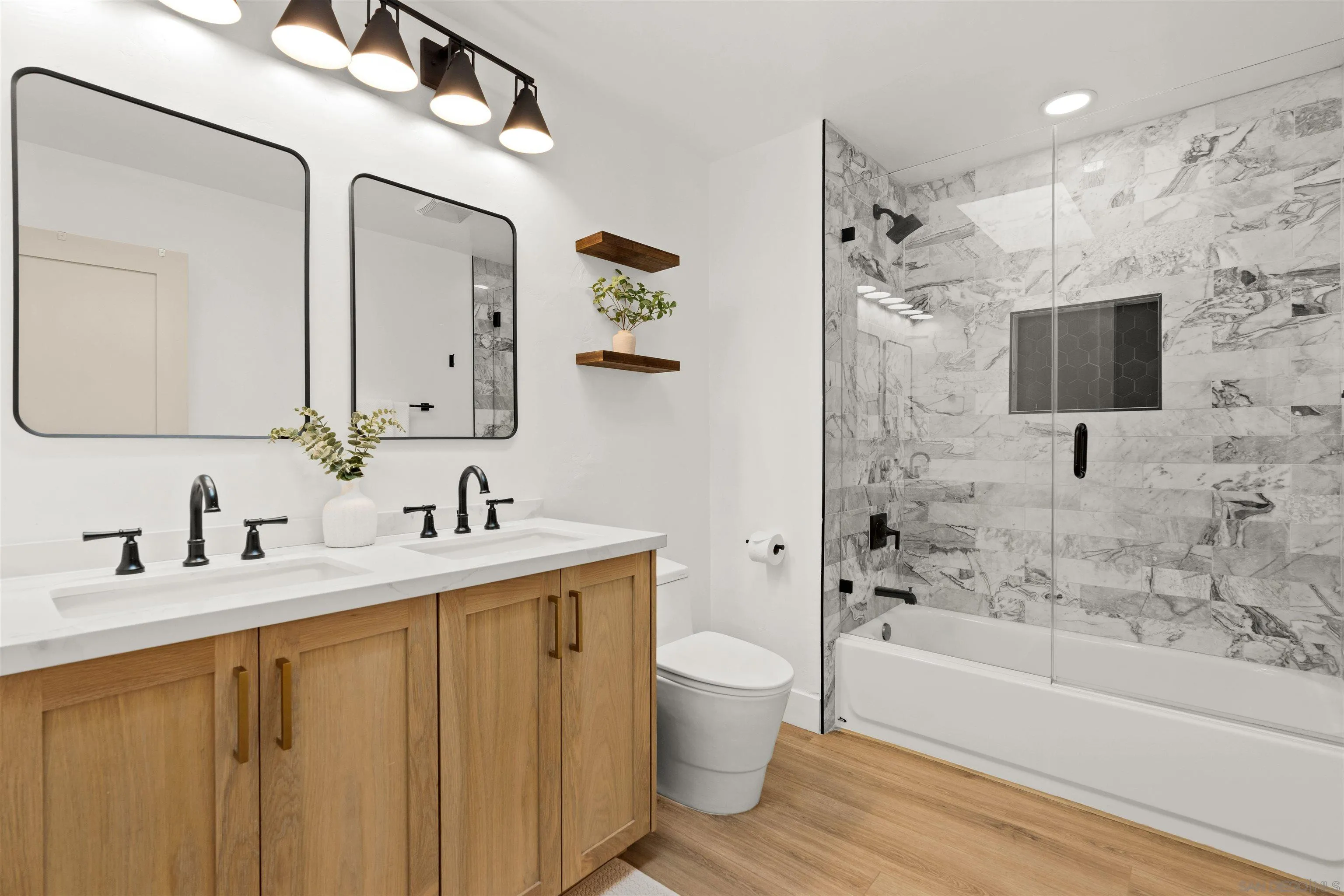 https://cdn.realtyfeed.com/cdn/127/260024064/5d6459bb46da6d80b6bb1394bcb656b6.webp