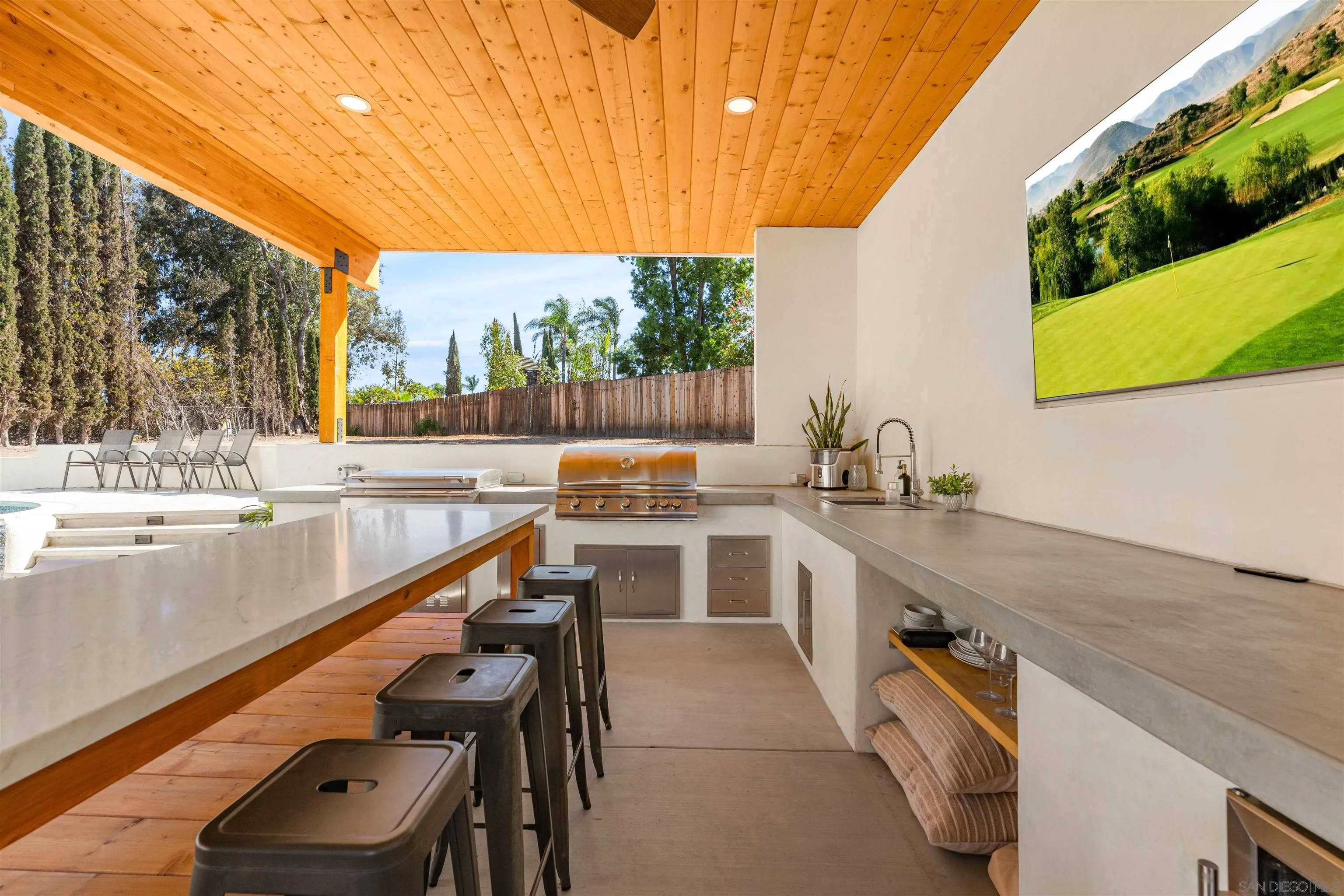 https://cdn.realtyfeed.com/cdn/127/260024064/87c4d5b7210a4f7a998299b758094f82.webp