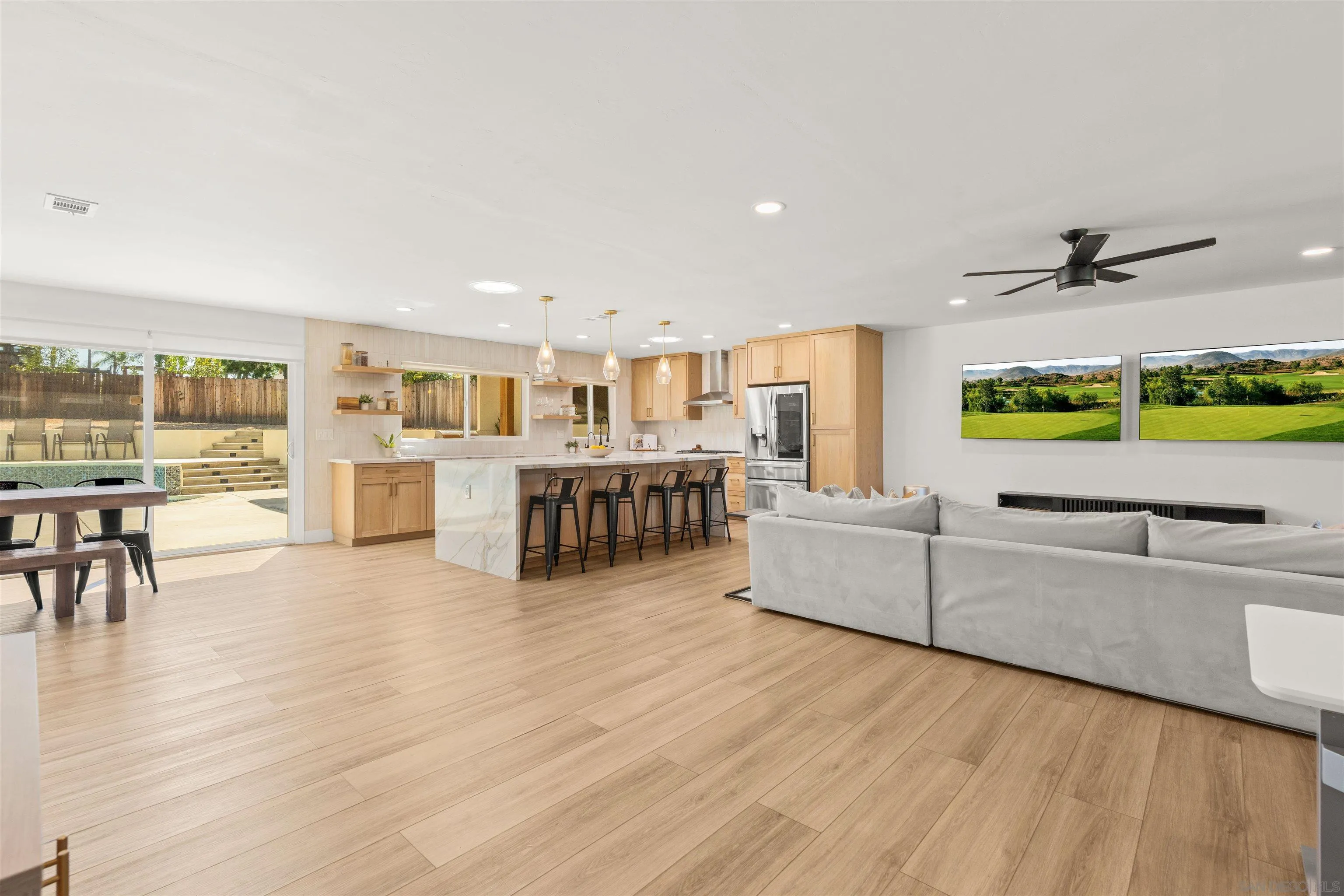 https://cdn.realtyfeed.com/cdn/127/260024064/92dd4b58d7321a17ee1bc9d9b88de895.webp