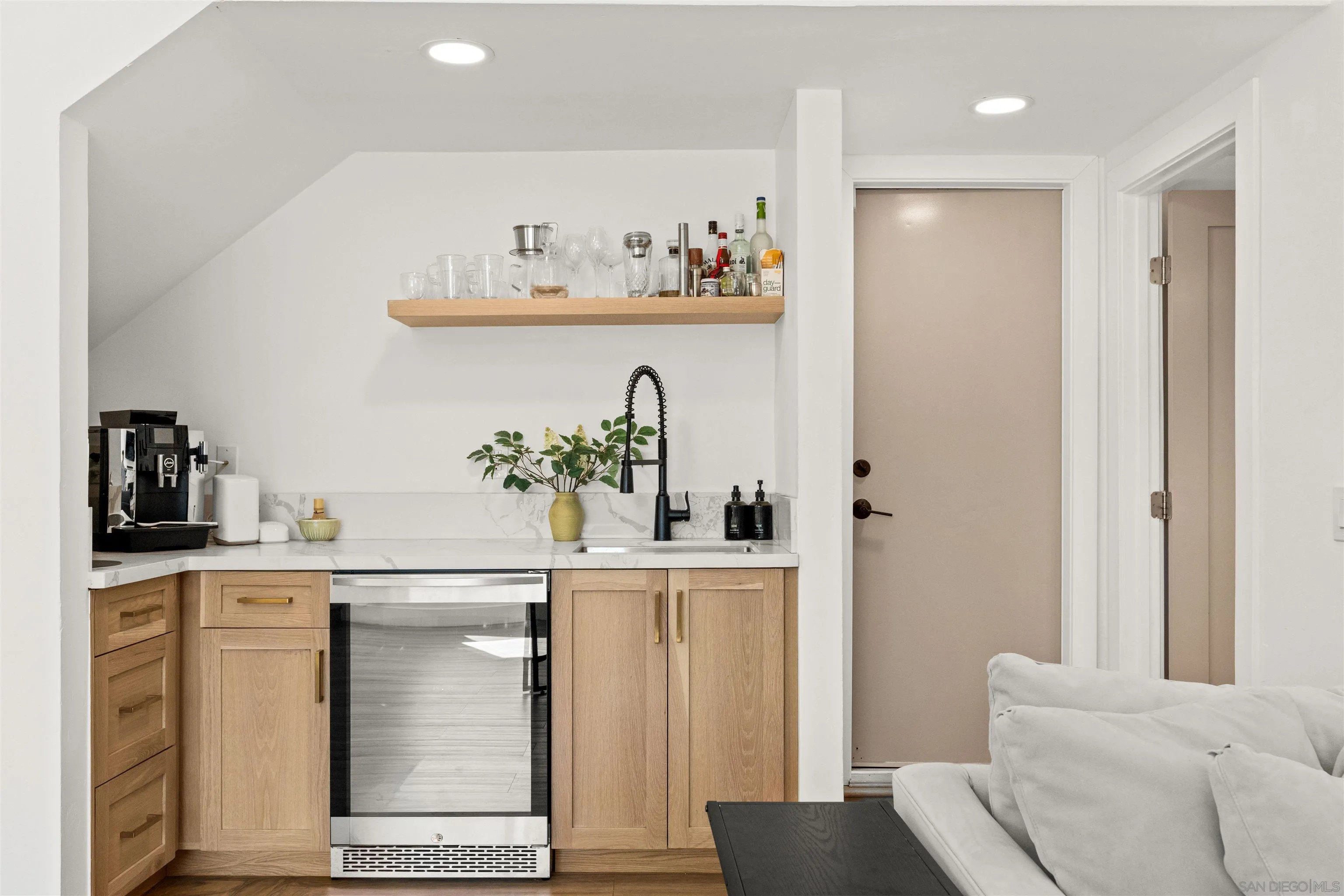 https://cdn.realtyfeed.com/cdn/127/260024064/c20bf87f4a8a79decb5f0bf8f2701a92.webp