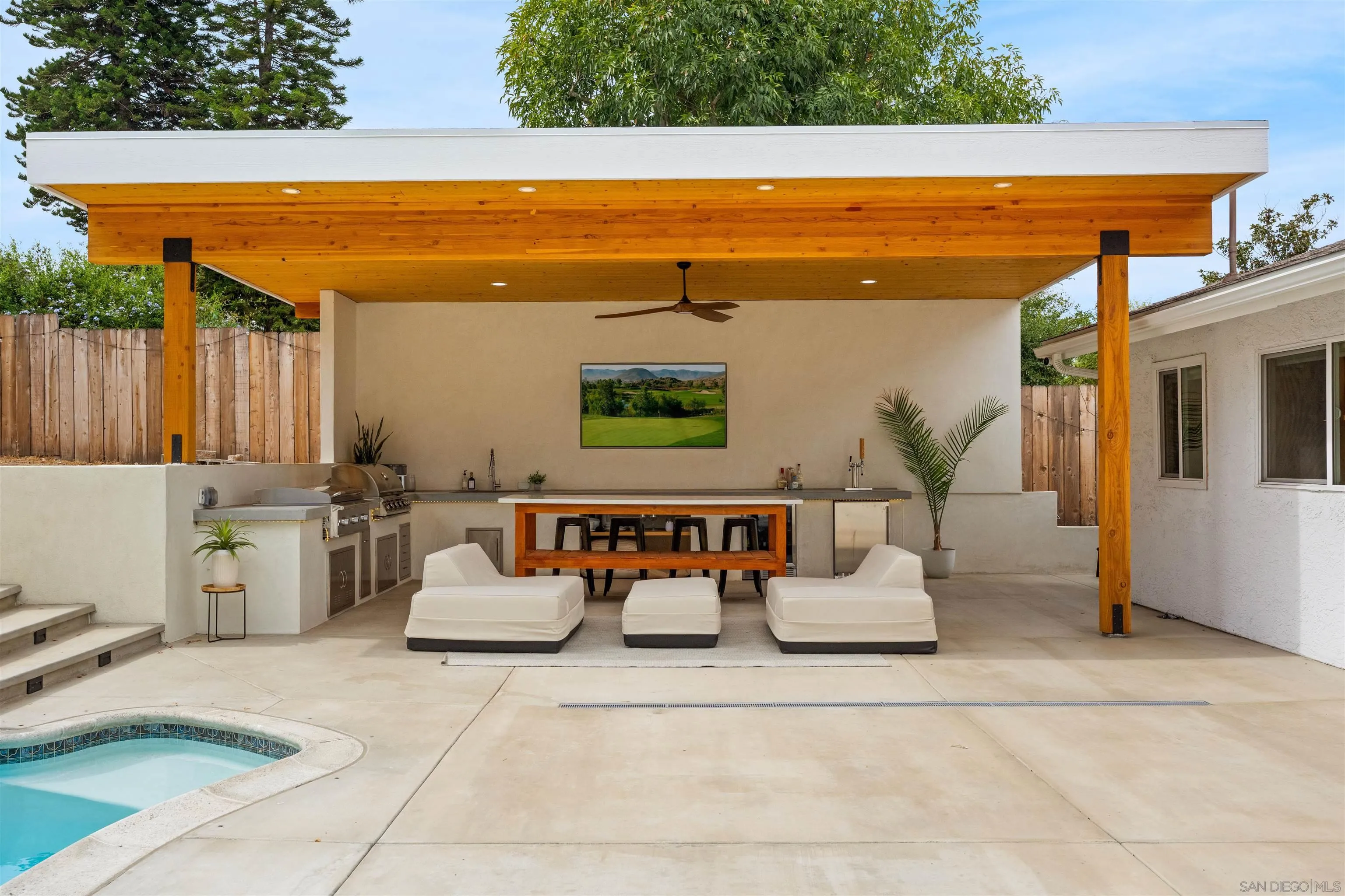 https://cdn.realtyfeed.com/cdn/127/260024064/e295751a58d59612e51dadedc1af13da.webp