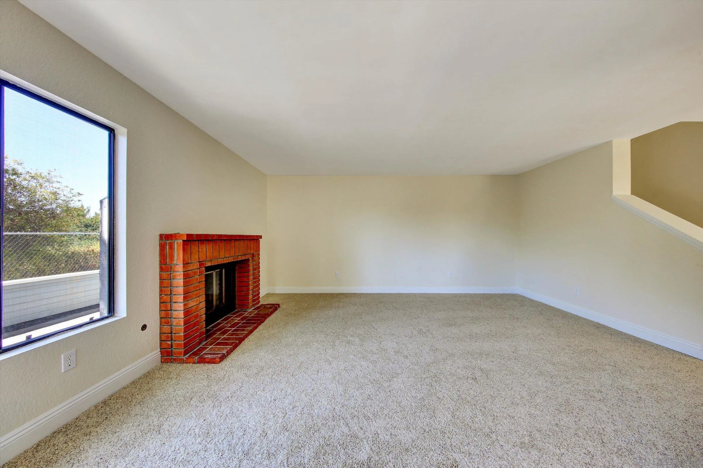 https://cdn.realtyfeed.com/cdn/127/260024066/1a75c97538a7ff0608ee3ae656ead450.webp