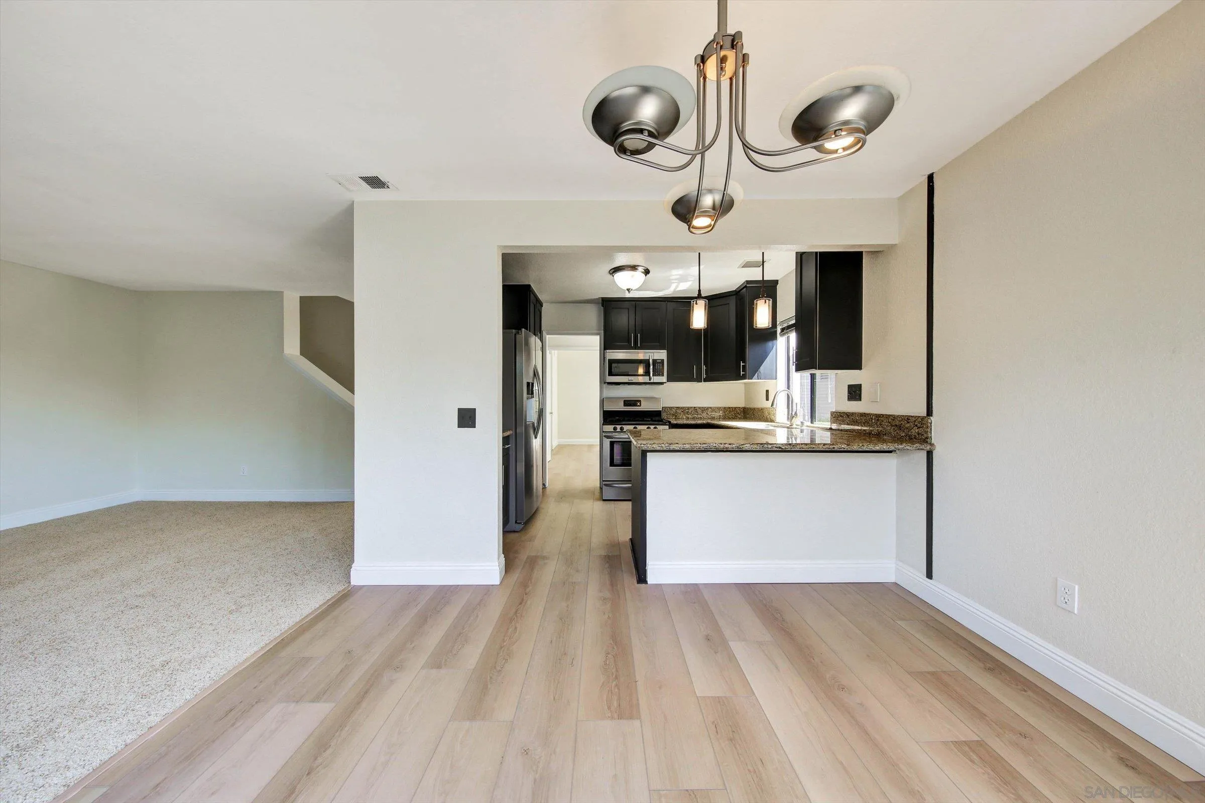 https://cdn.realtyfeed.com/cdn/127/260024066/227dfb6a17f58f3614d6fcf161be5e70.webp