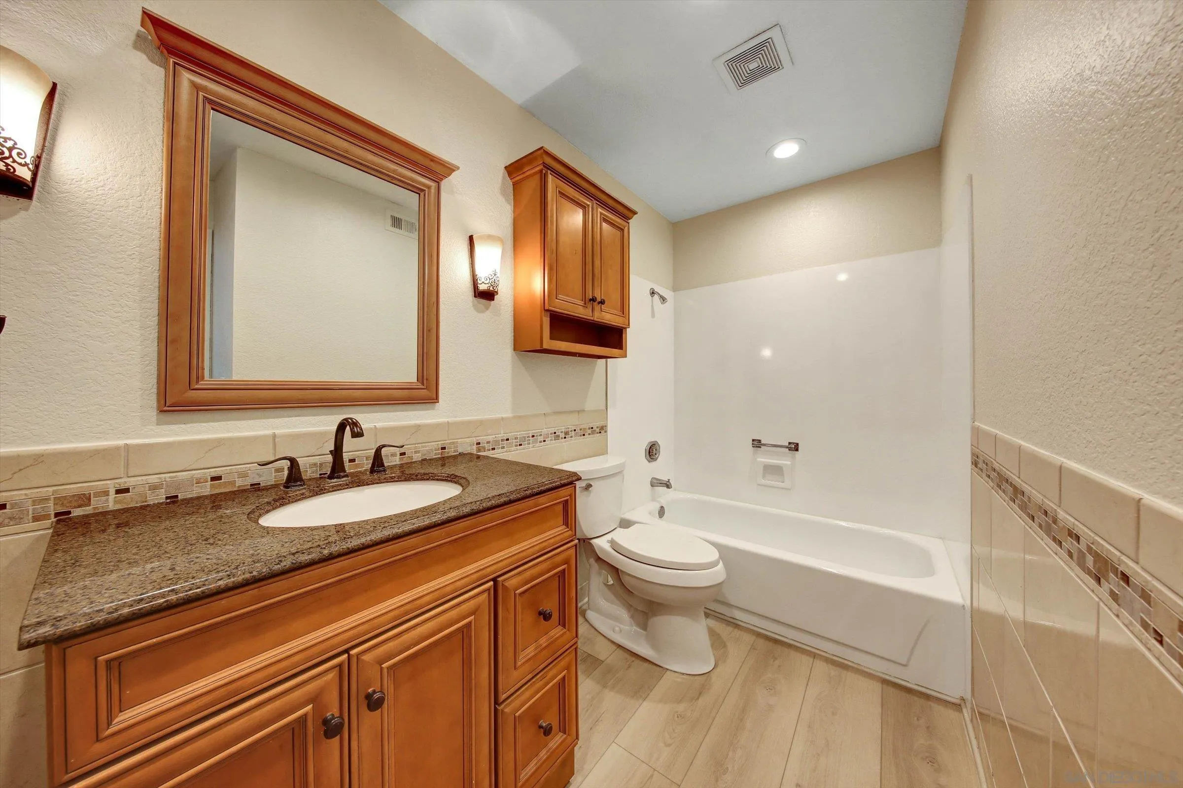https://cdn.realtyfeed.com/cdn/127/260024066/2812eda18c1cd26b81af488301a223f2.webp