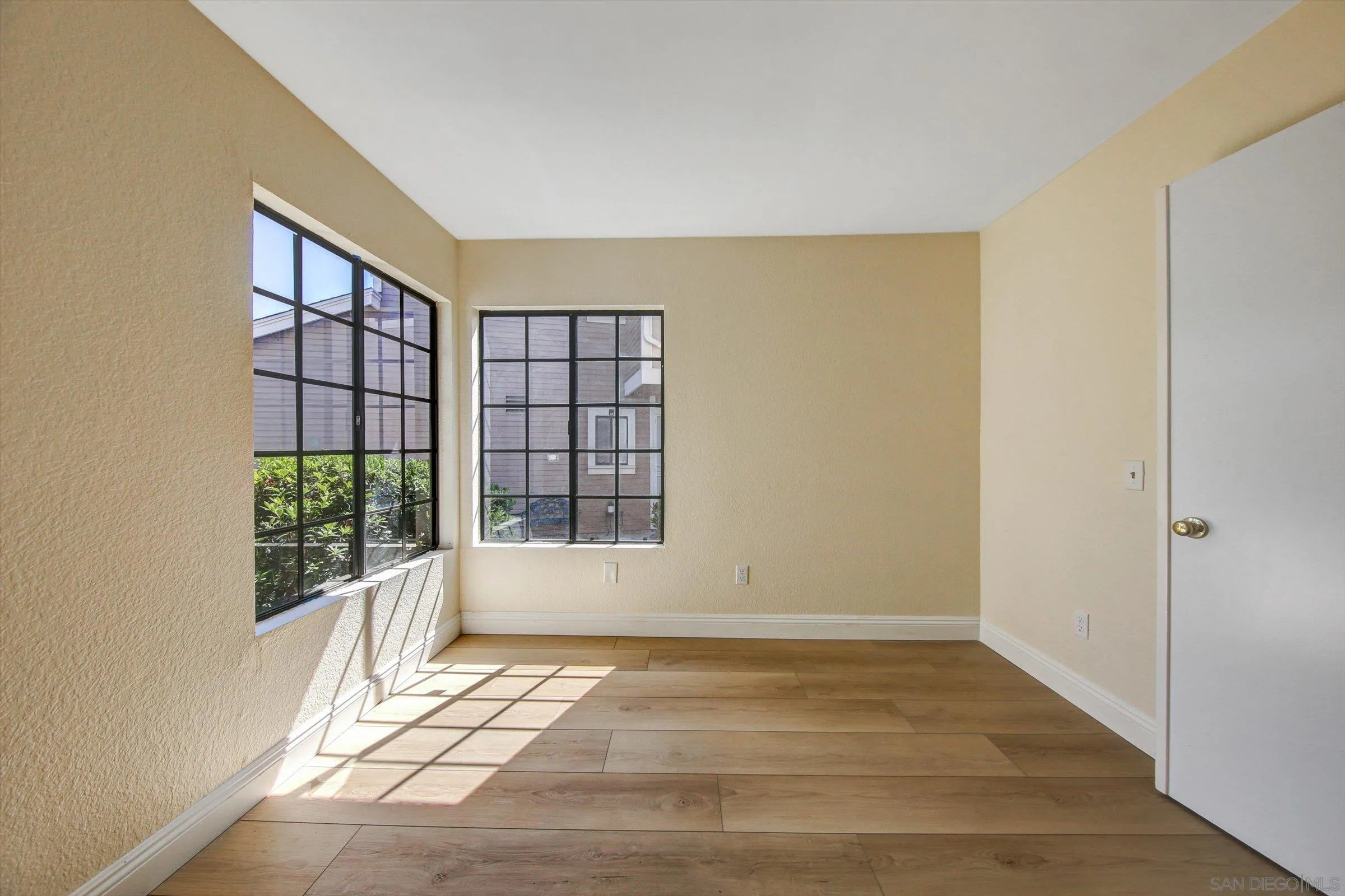 https://cdn.realtyfeed.com/cdn/127/260024066/6888f1b6c3d22f9832cb0b3030463160.webp
