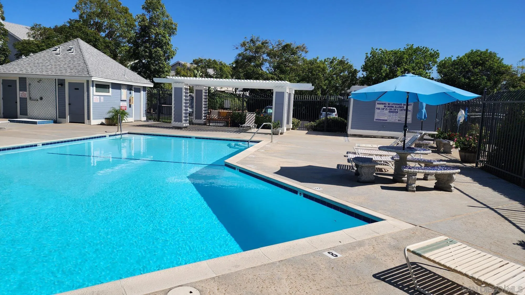 https://cdn.realtyfeed.com/cdn/127/260024066/8292cffc9ebd4fd1cbfb8320cbdf4714.webp