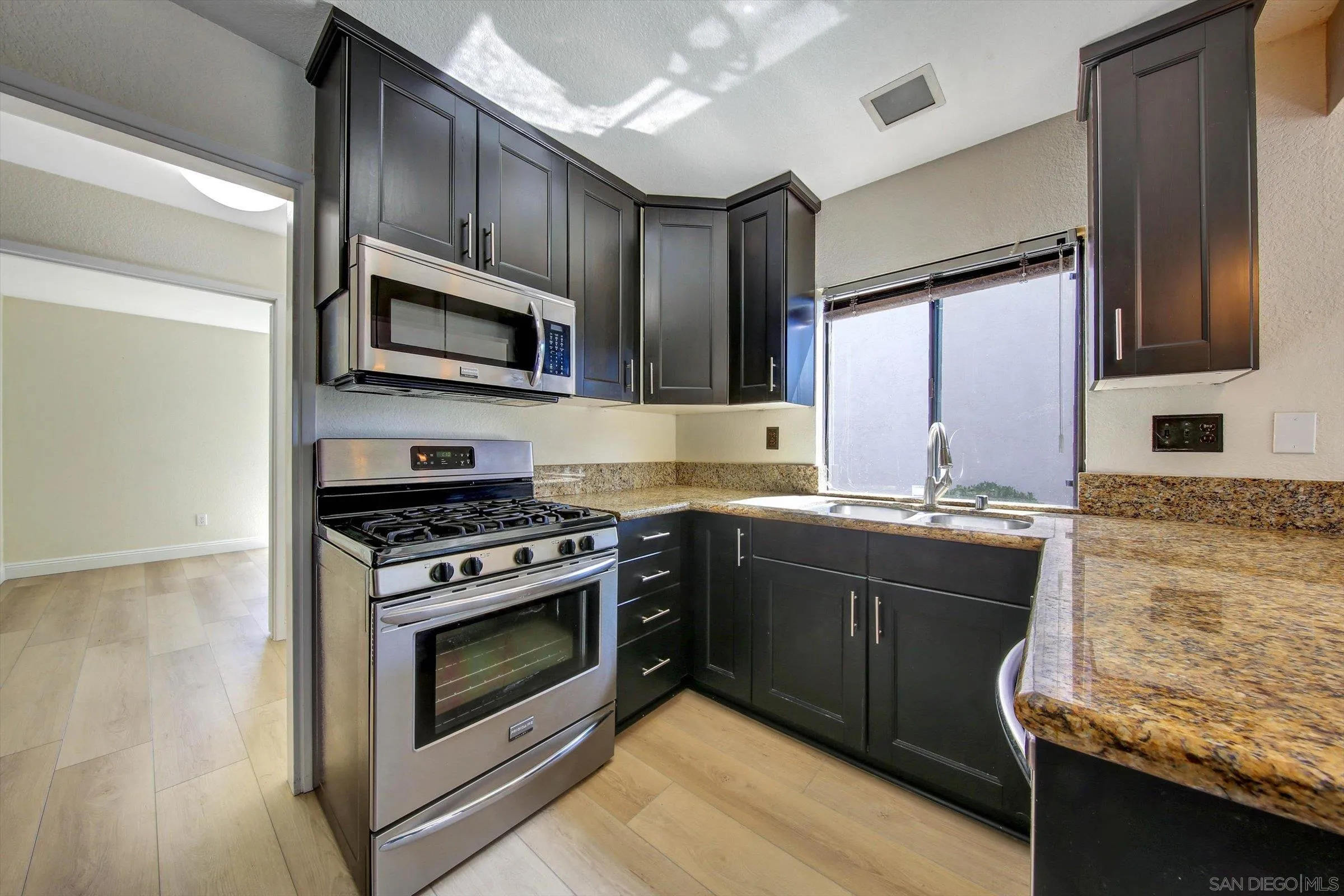 https://cdn.realtyfeed.com/cdn/127/260024066/a50eefcb02b5ceca611e2615eedc1a78.webp