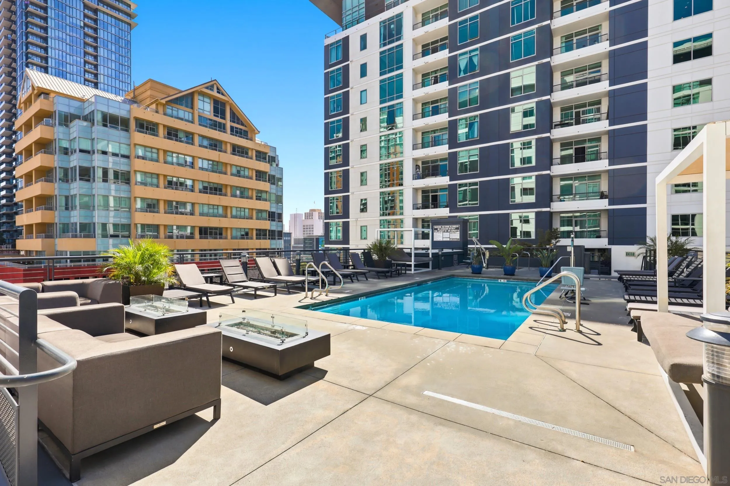https://cdn.realtyfeed.com/cdn/127/260024067/7bbdad80bc182472139c18aabf744f5b.webp