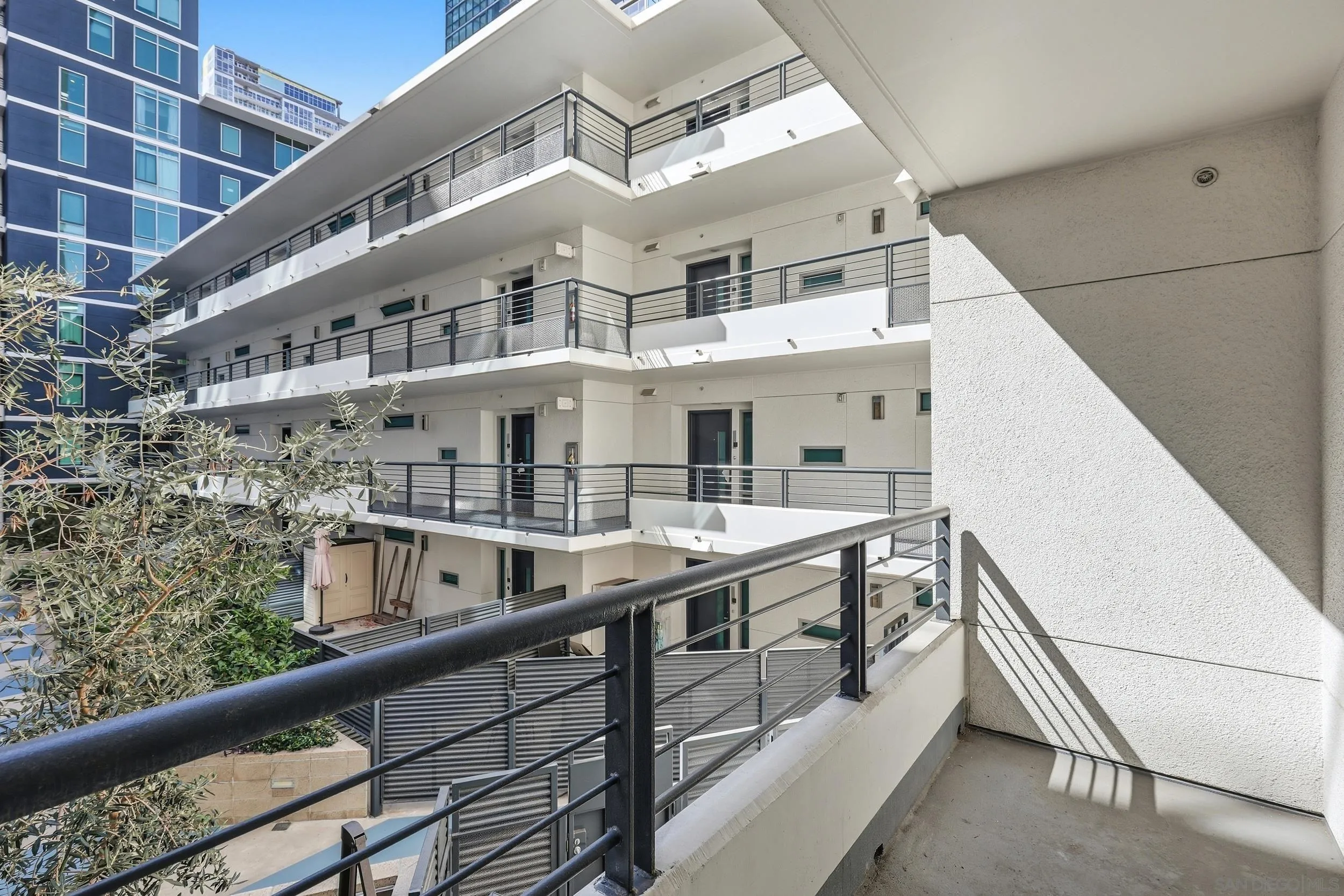 https://cdn.realtyfeed.com/cdn/127/260024067/7c1d2d84e57191ccf9bae4486339c799.webp