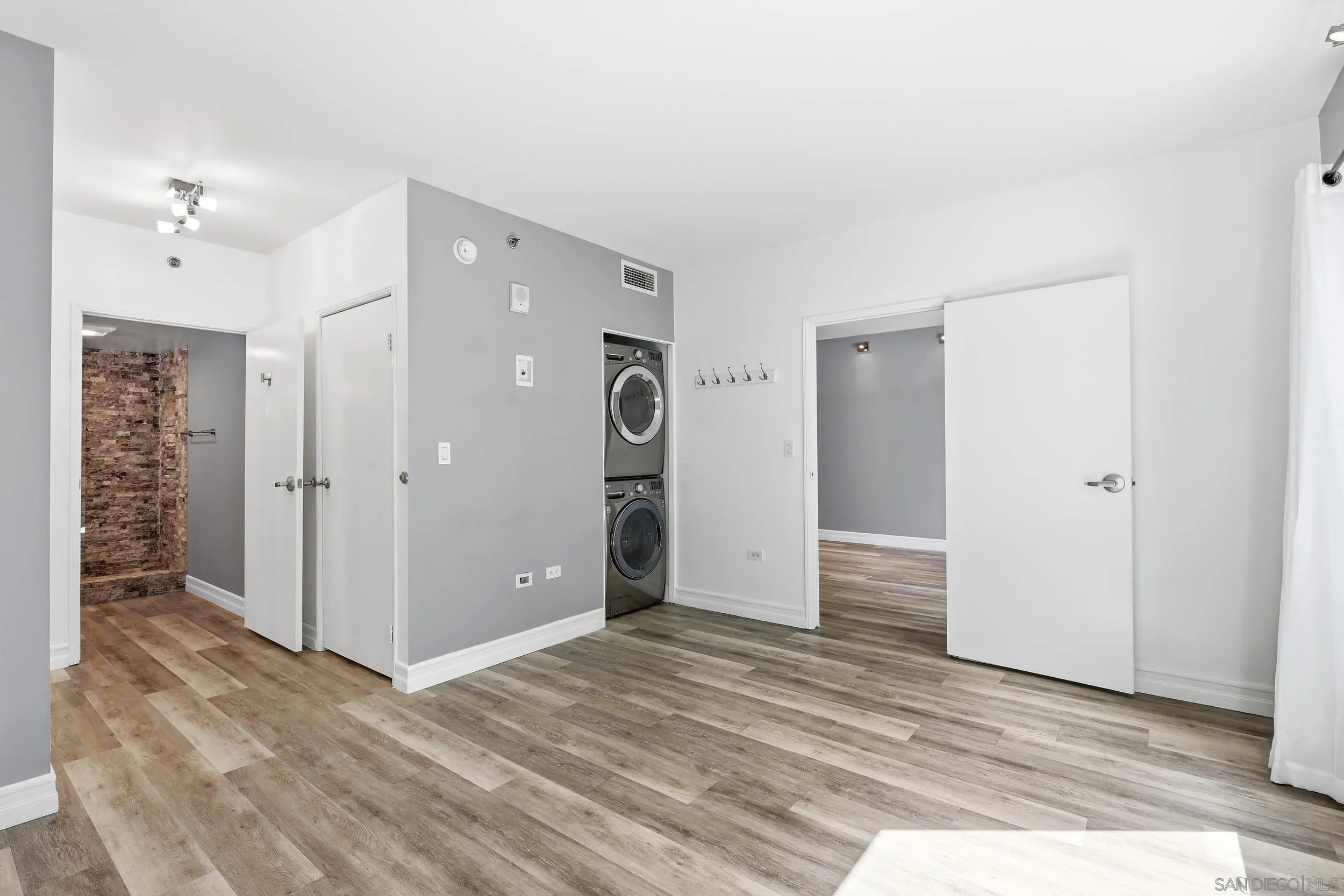 https://cdn.realtyfeed.com/cdn/127/260024067/8a95211480c149b35108656173f7401b.webp