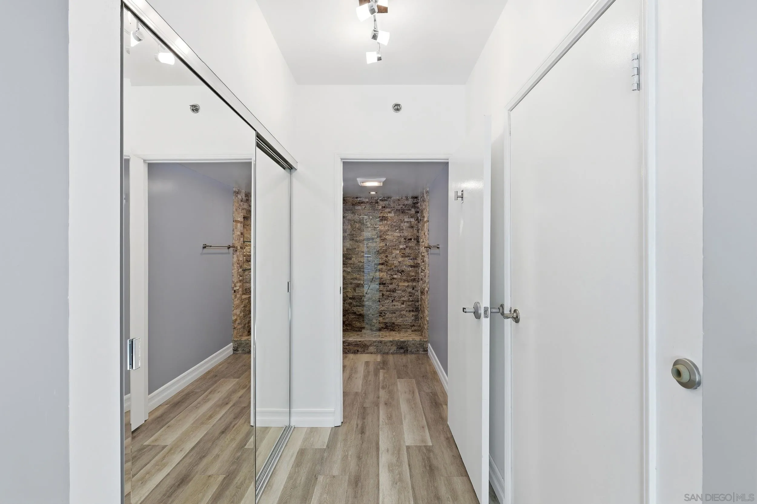 https://cdn.realtyfeed.com/cdn/127/260024067/cec6700d3fa7faddac93cad766f7078d.webp