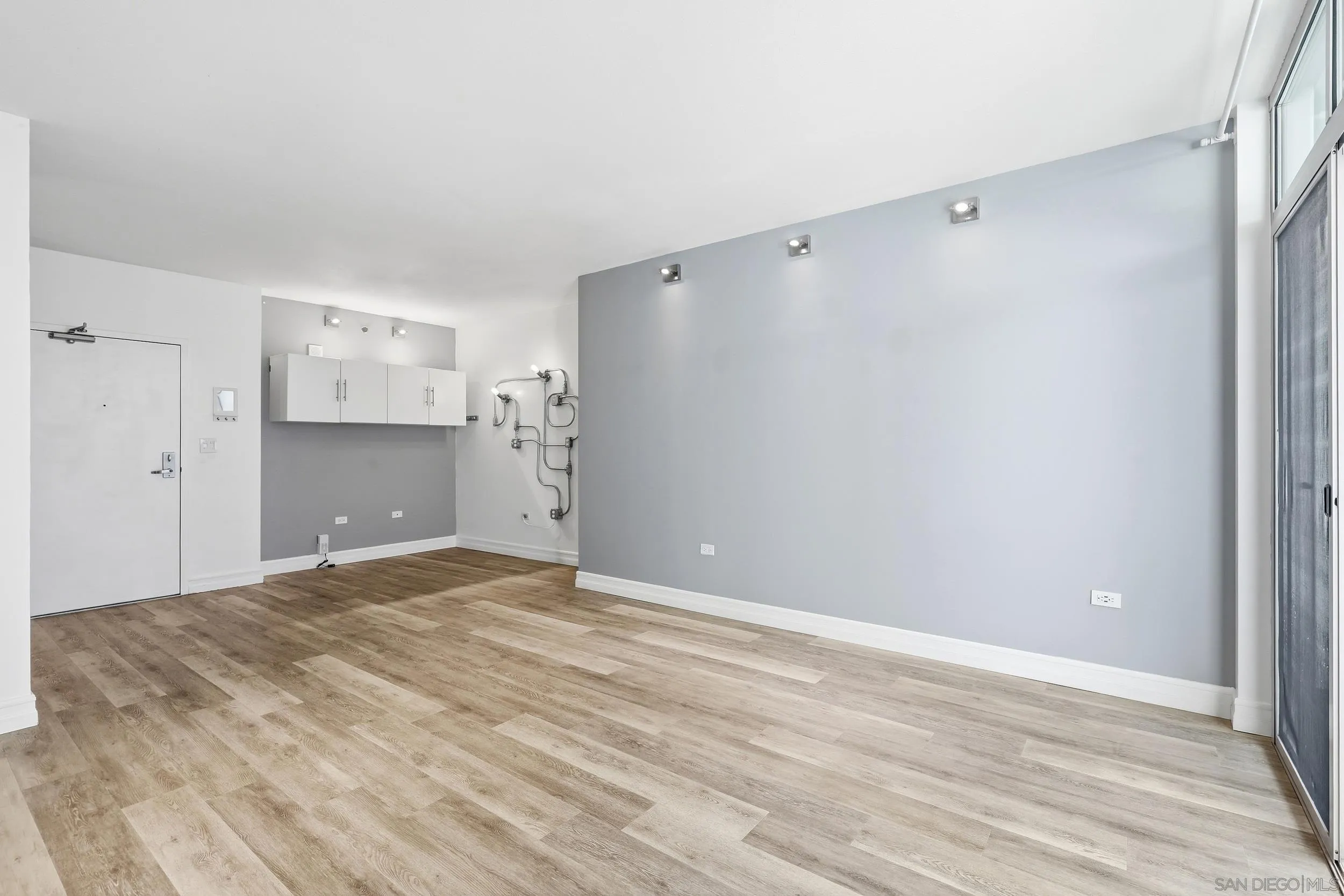 https://cdn.realtyfeed.com/cdn/127/260024067/ec883d3e0835524b6aca66812028d061.webp
