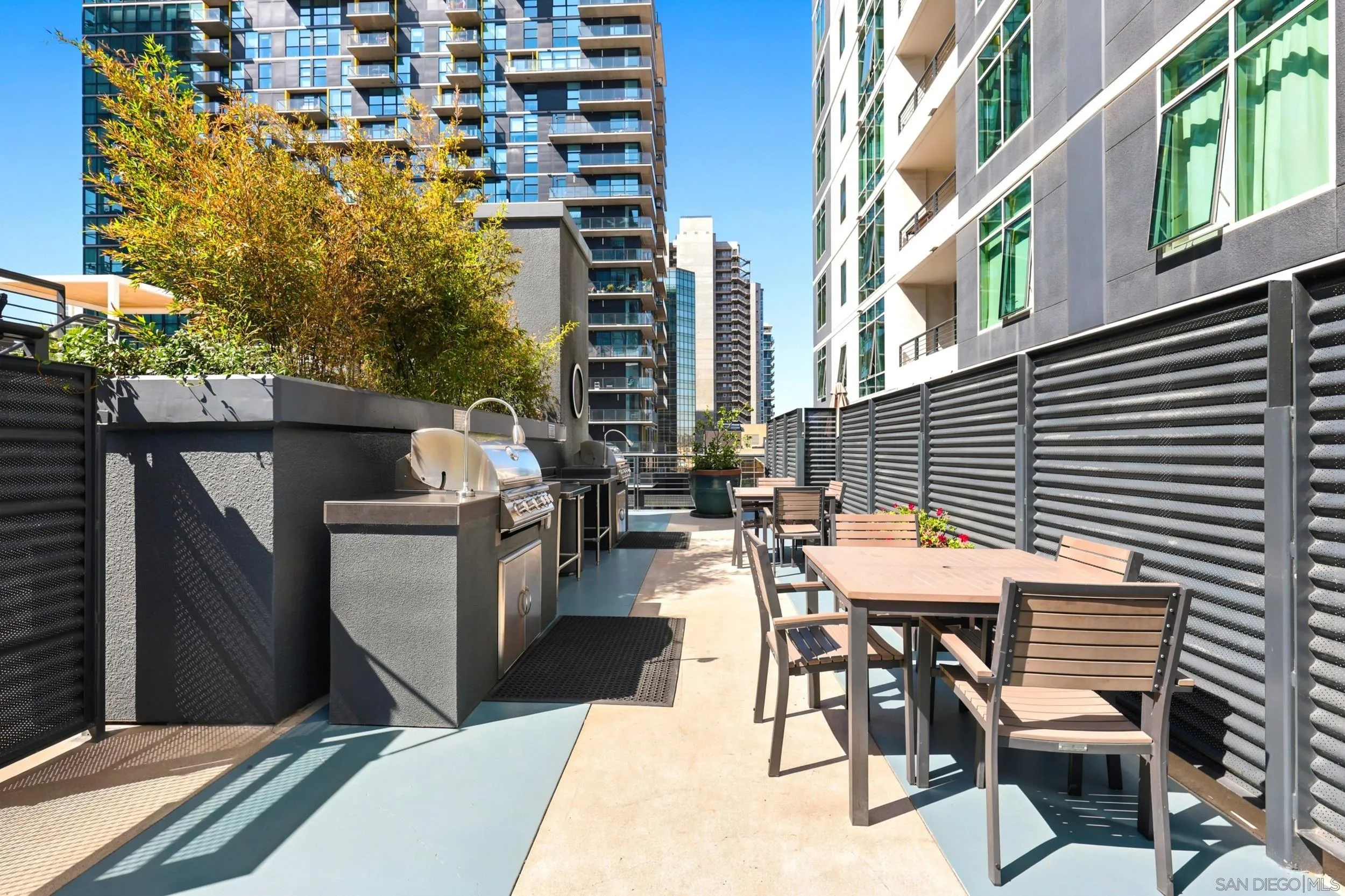 https://cdn.realtyfeed.com/cdn/127/260024067/efbb6922baf90abf9a004979201d0daa.webp