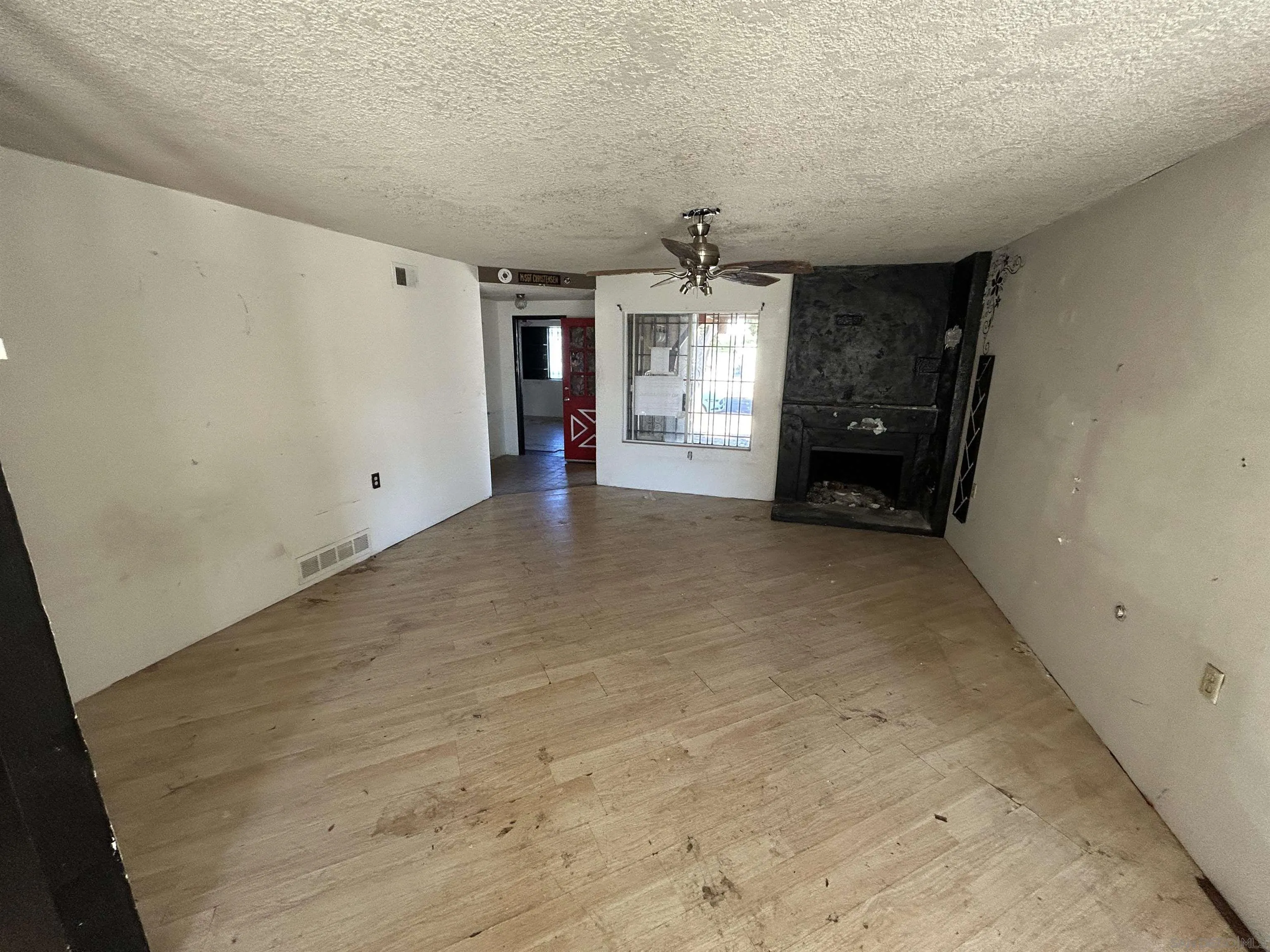 https://cdn.realtyfeed.com/cdn/127/260024068/1f0f7354203667c2bc06bd5498d7e53c.webp